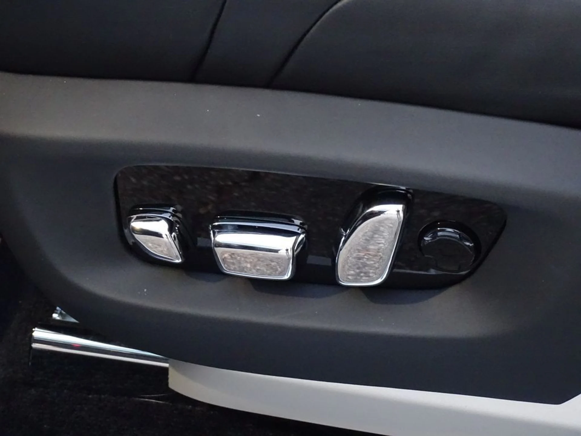 mph013_105765217_87eaaaff13cc9cdd9e3b87f692504f9cx_7c4bb1da21