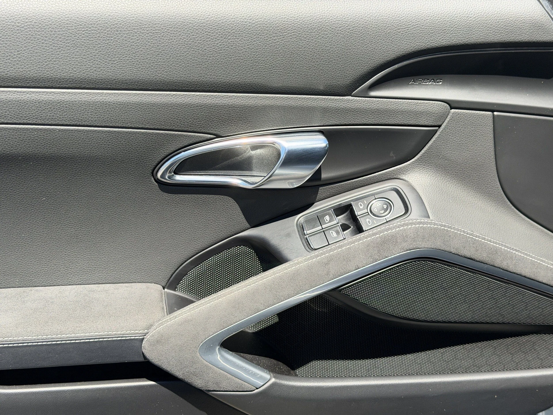 mph013_1061925376_57228841a539ffcc37fb31d24a3f8a03x_49b257ee3a