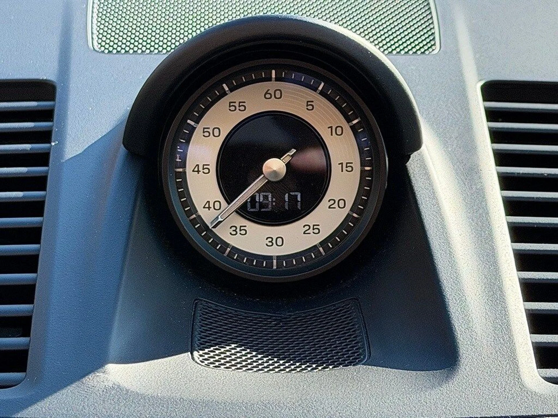 mph013_1062655073_4b6219f8379c0eb7564361dd6edaa76cx_47f5dffce1