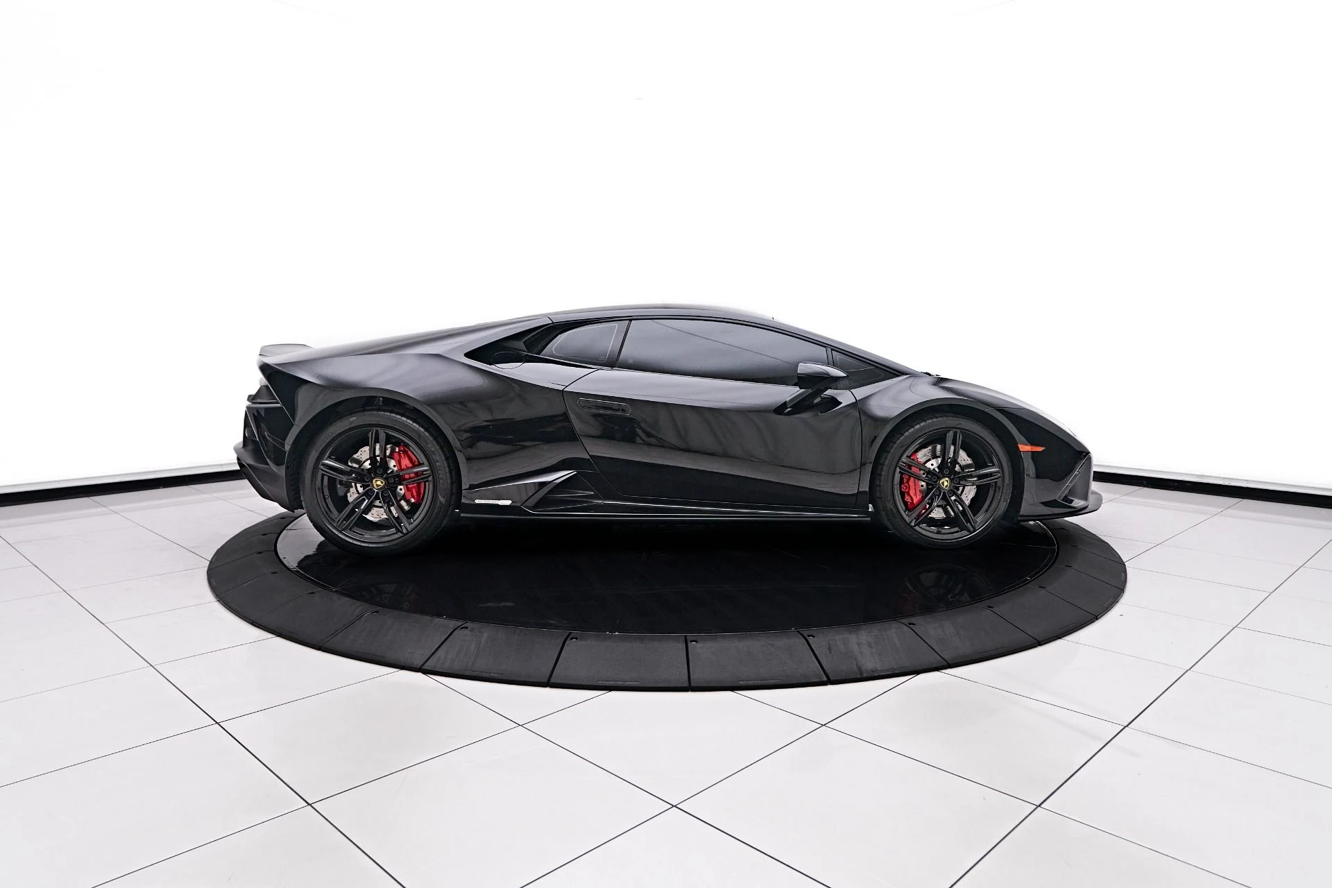 mph013_1064853249_Used_2022_Lamborghini_Huracan_EVO_Base_1752781637_30f19f0b29