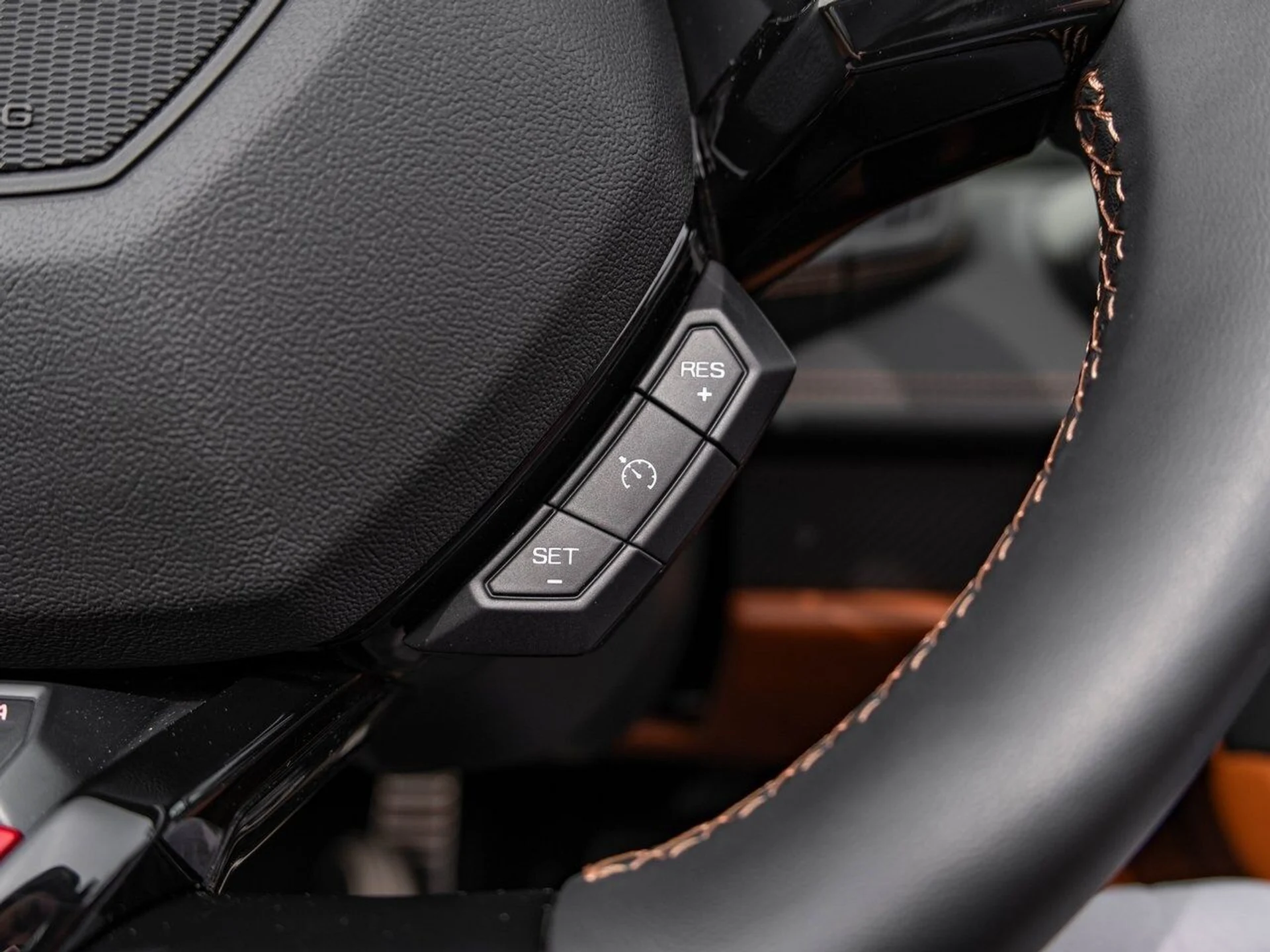 mph013_1067669894_ac6b099e66d1beb963deda91070a9e4ax_53987f5d3f