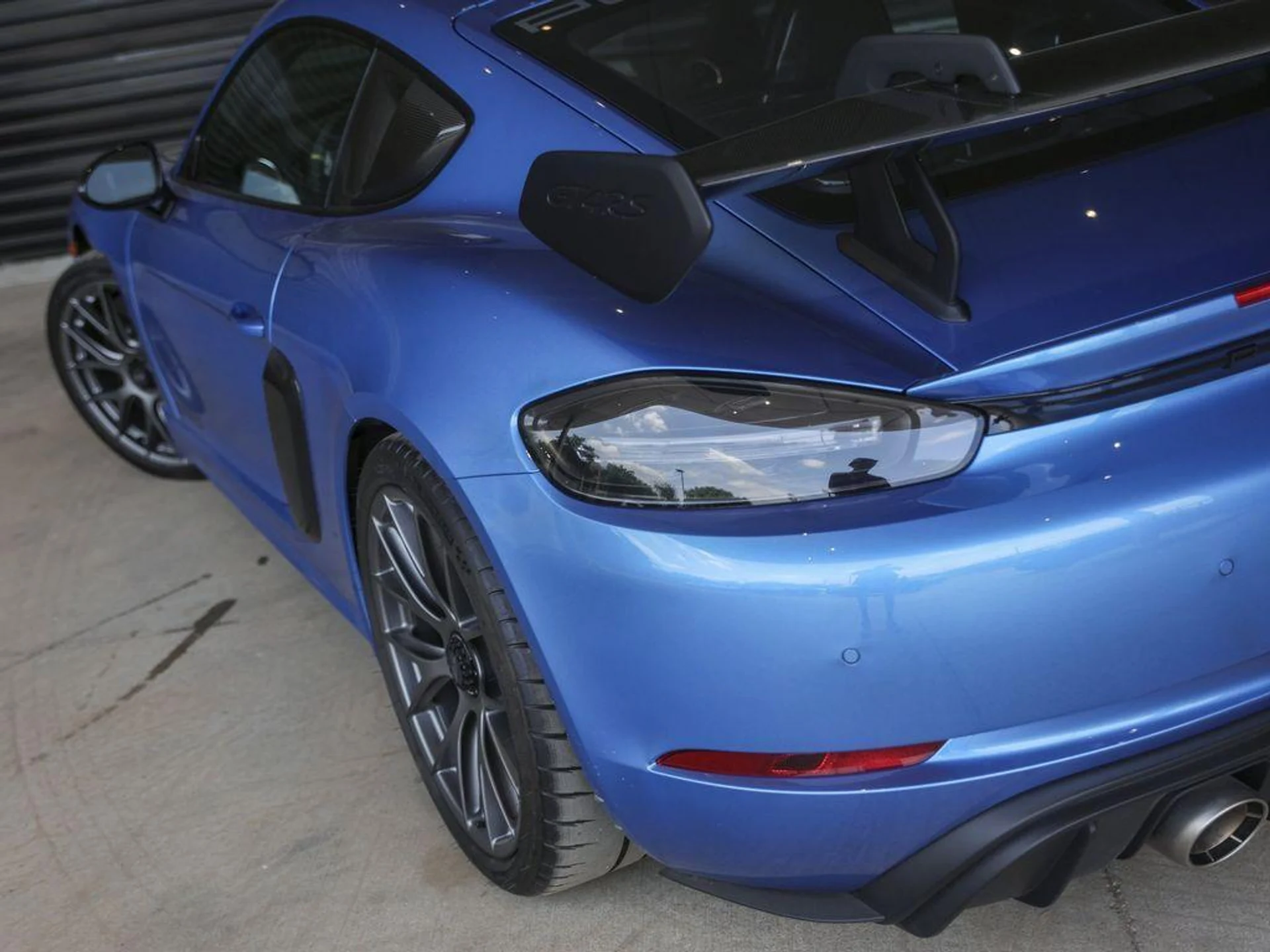 mph013_1069252811_zh8_P_Tkha_ZH_3_u_UAM_Ox_WEP_2_crv_Q_82abb1f2d2