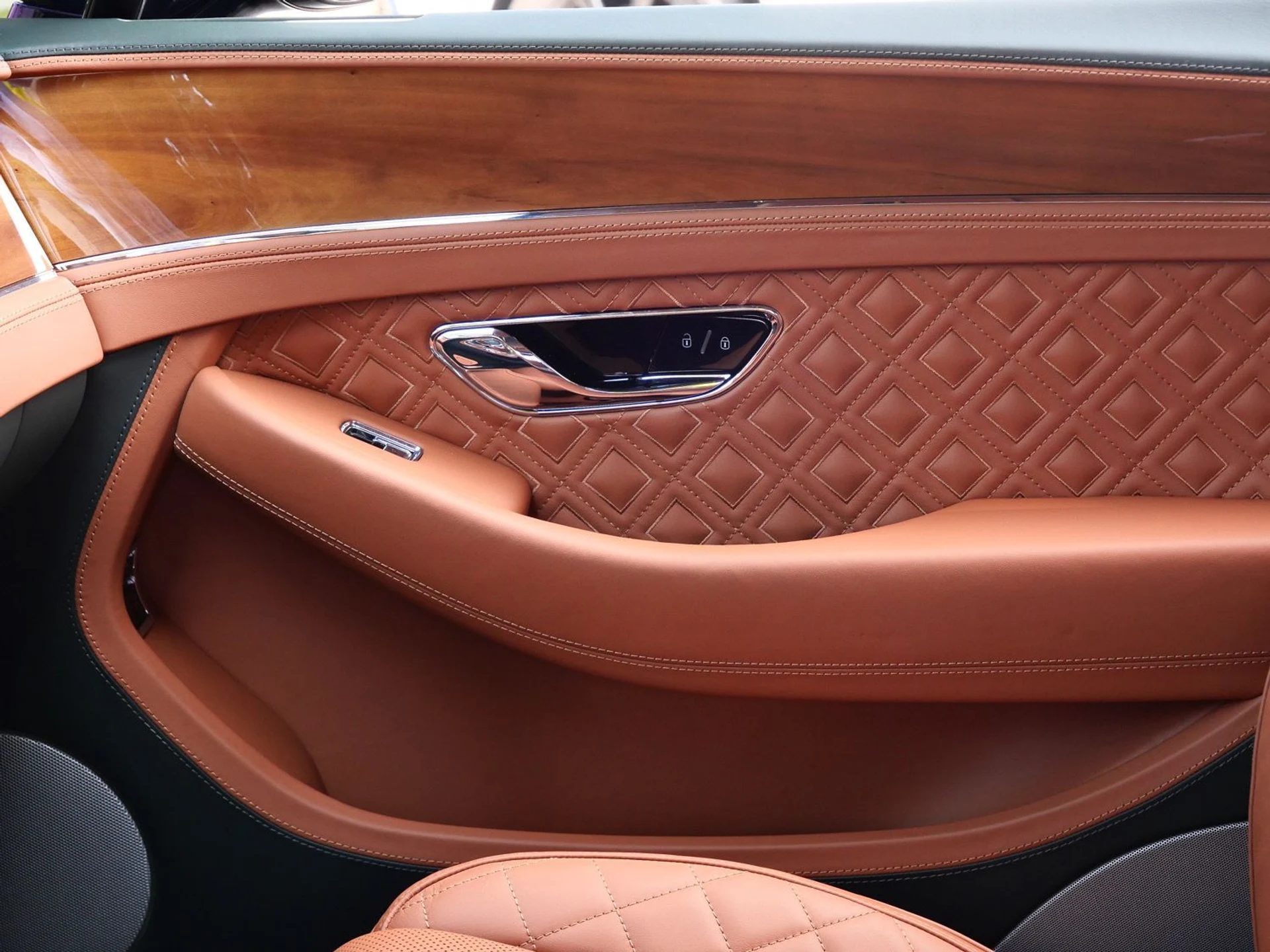 mph013_1069398574_b450f9b9fd594171c275b807101cdf3fx_4e4d896bc2