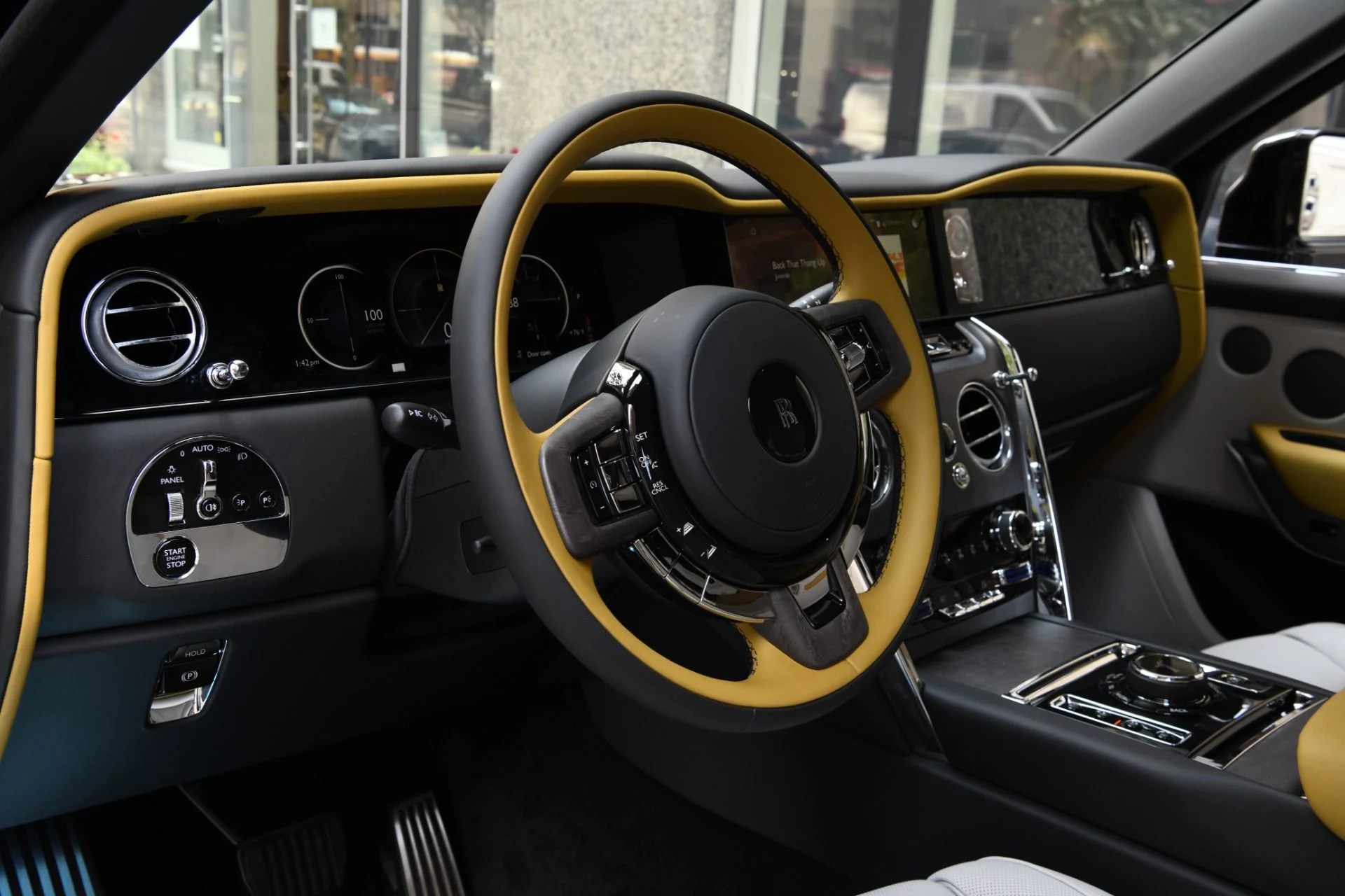 mph013_1070483_11911_p15_l_6439f572e7