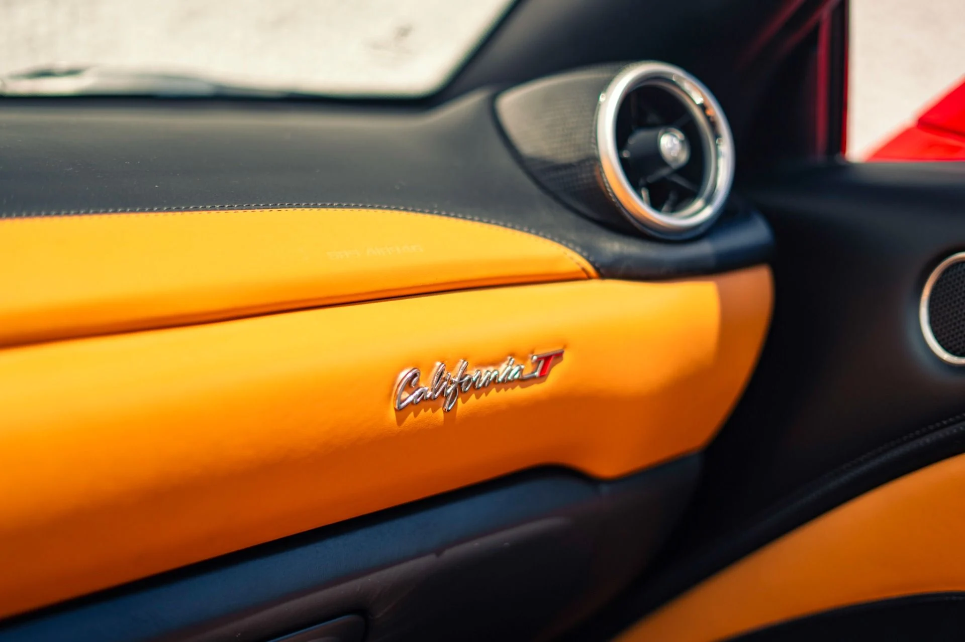 mph013_1073151518_Used_2016_Ferrari_California_T_1777481400_7897ff1140