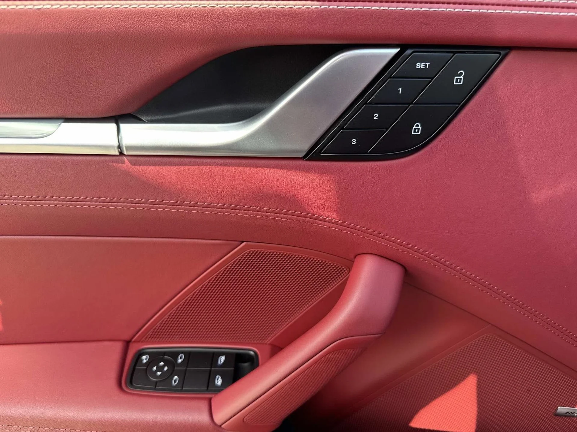 mph013_1073161972_7b74538abede25f677ad2cb037718f45x_040193ec58