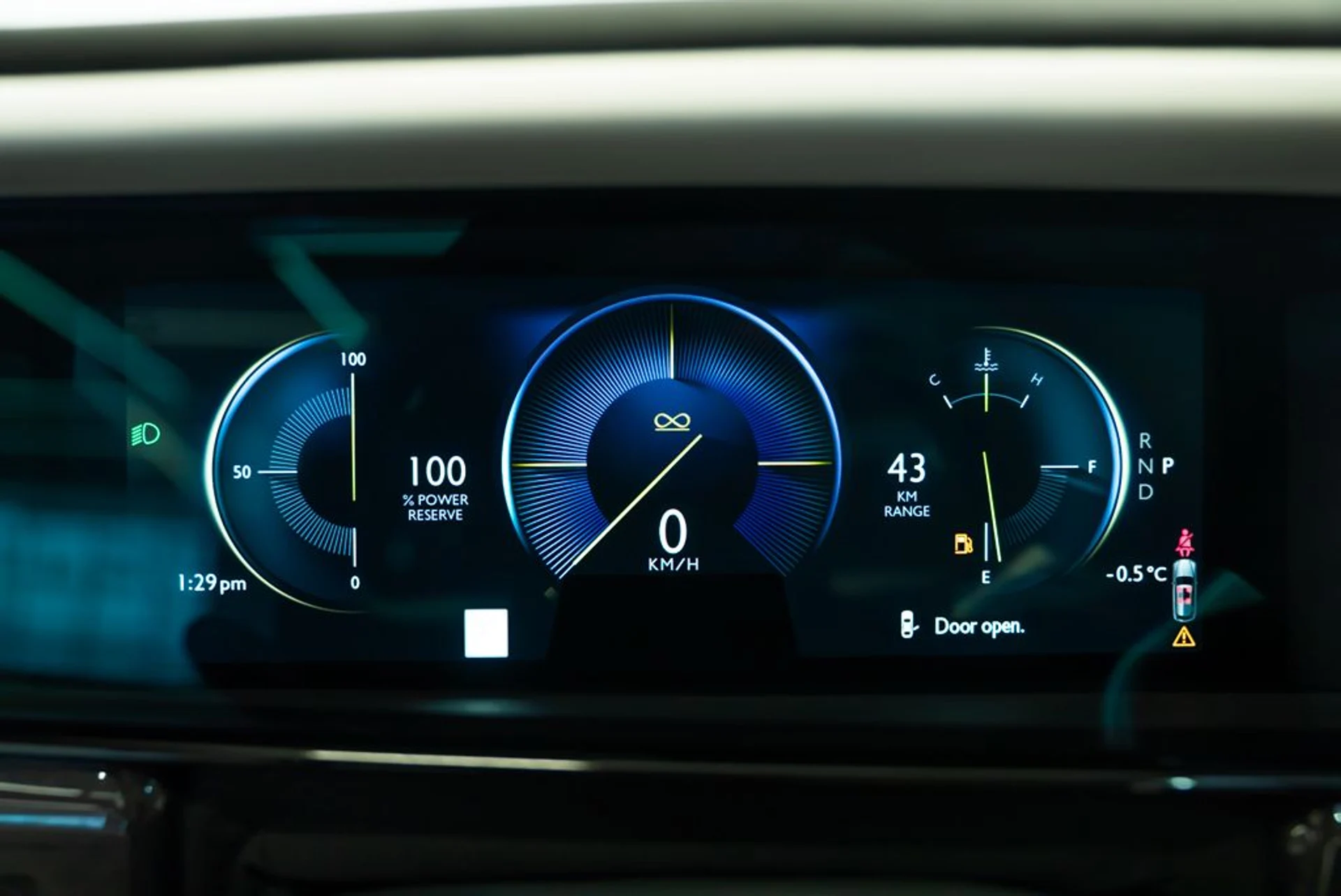 mph013_1074845445_rolls_royce_cullinan_2025_jpg_v_1773863537_62f37f3574