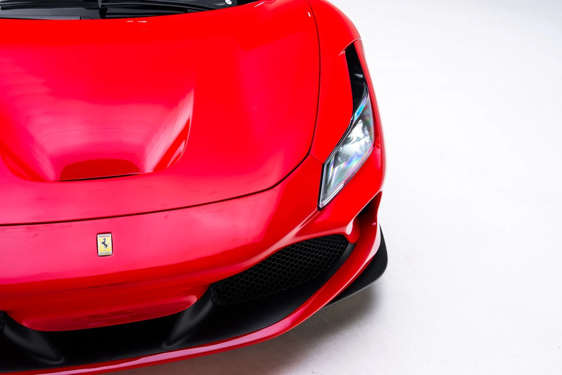 mph013_1075131248_Used_2022_Ferrari_F8_Spider_1772060446_6cd3366f32