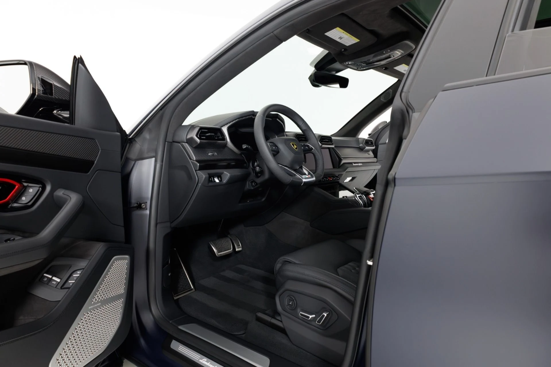 mph013_1080008516_Used_2025_Lamborghini_Urus_SE_1779304700_024717c471