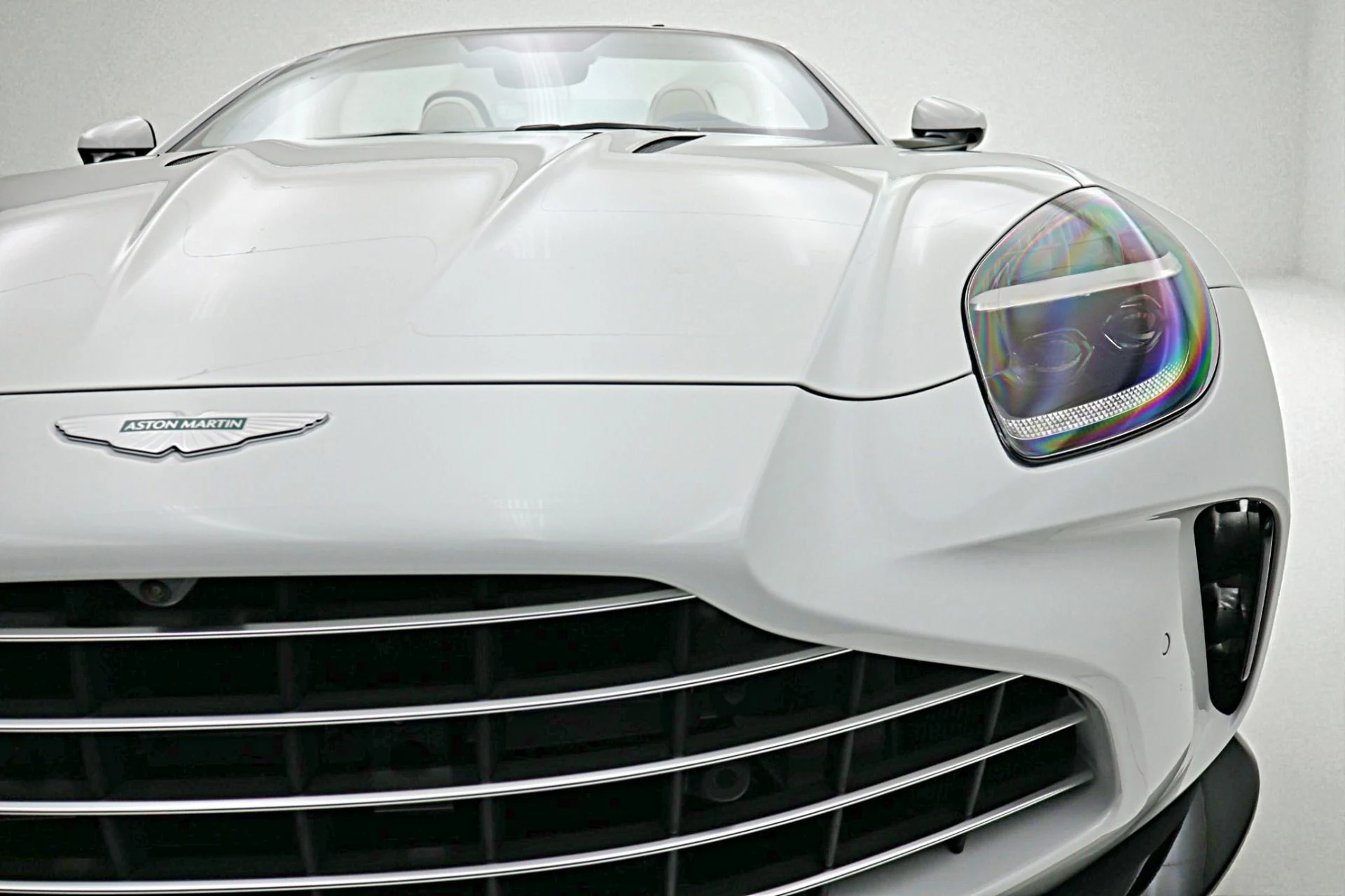 mph013_1082095809_New_2026_Aston_Martin_Vantage_Roadster_7af9bdbfd9