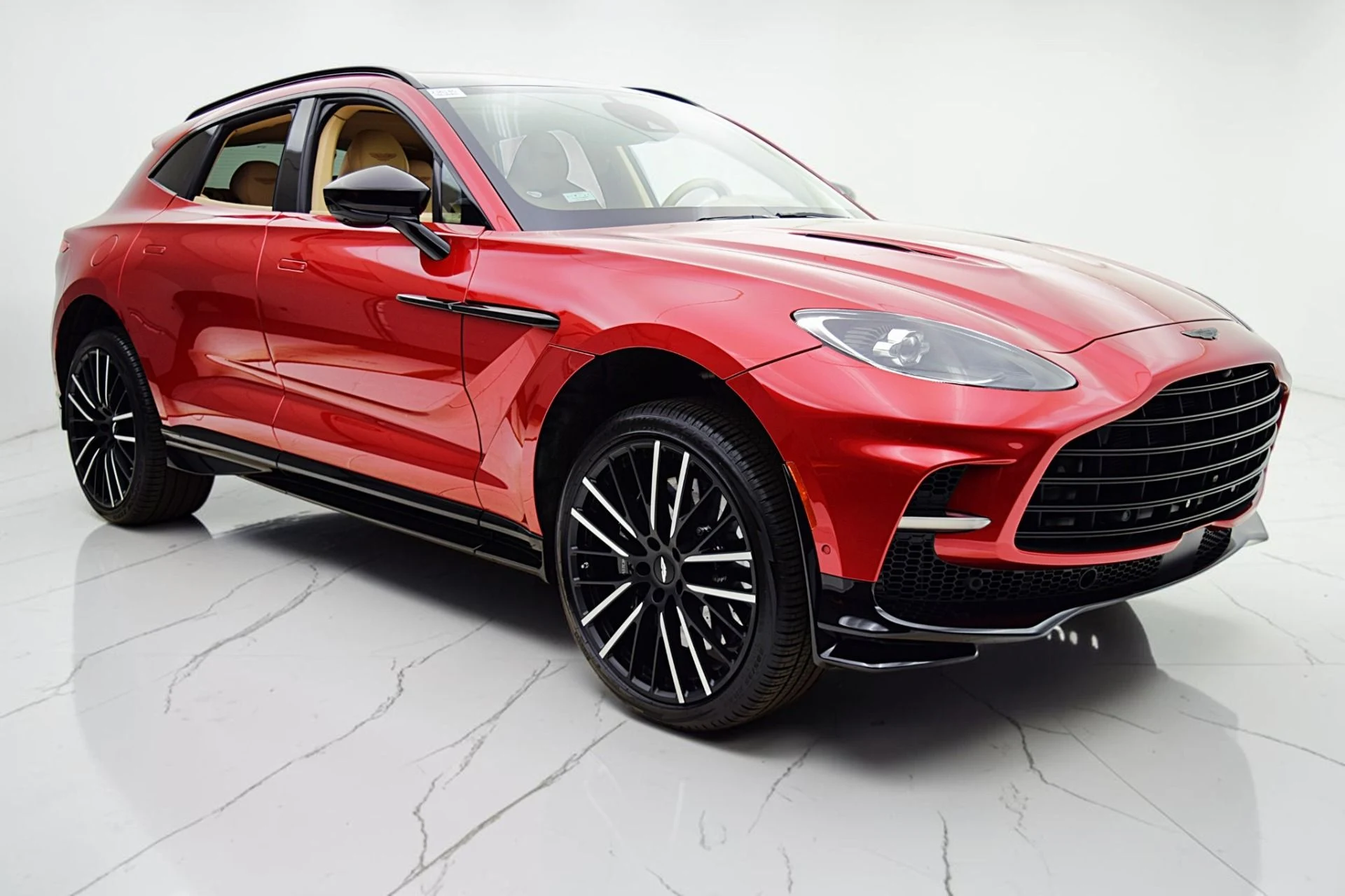 mph013_1093918980_Used_2023_Aston_Martin_DBX_707_62c0a61e19