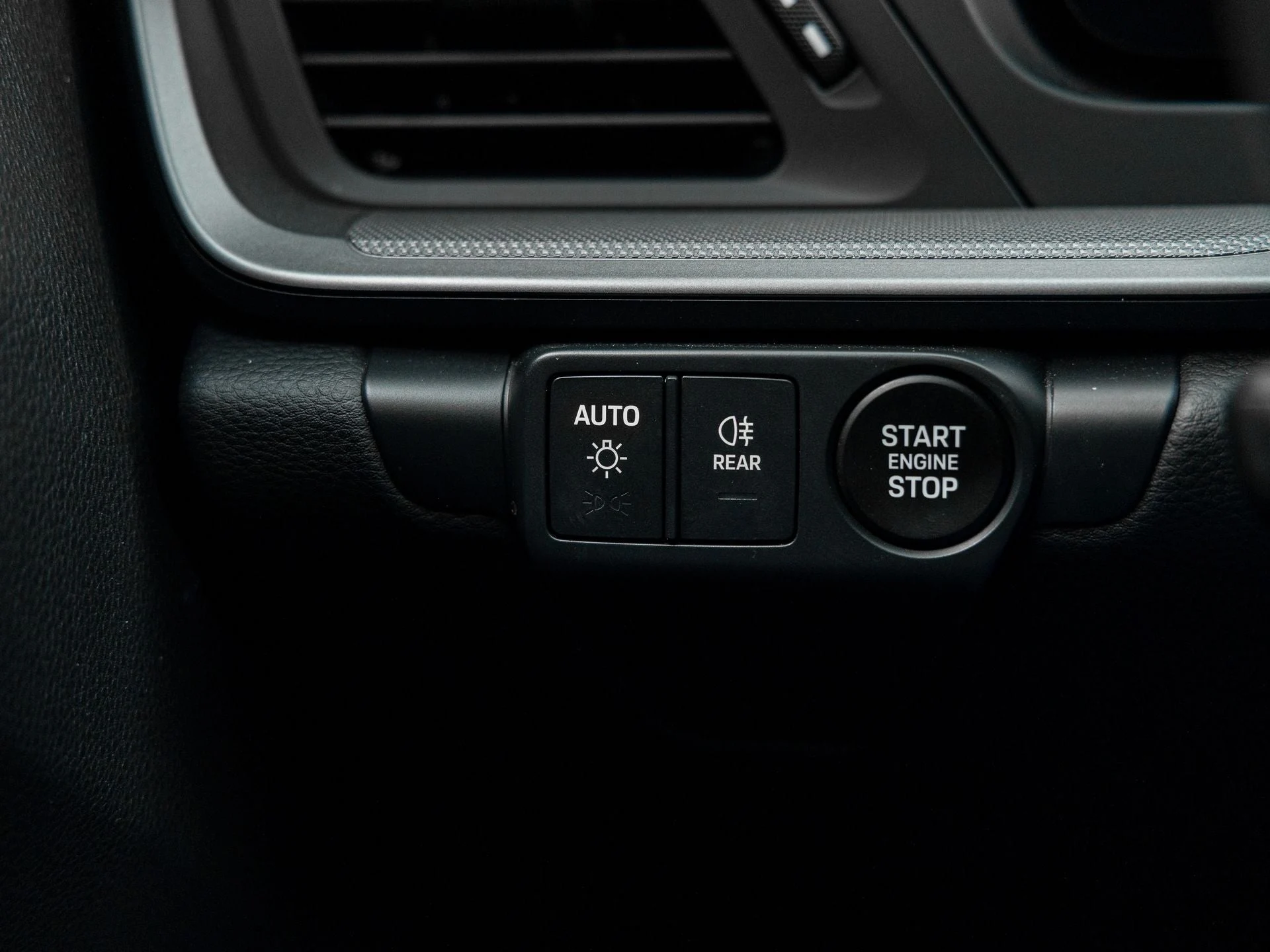 mph013_110129027_14_d772294598