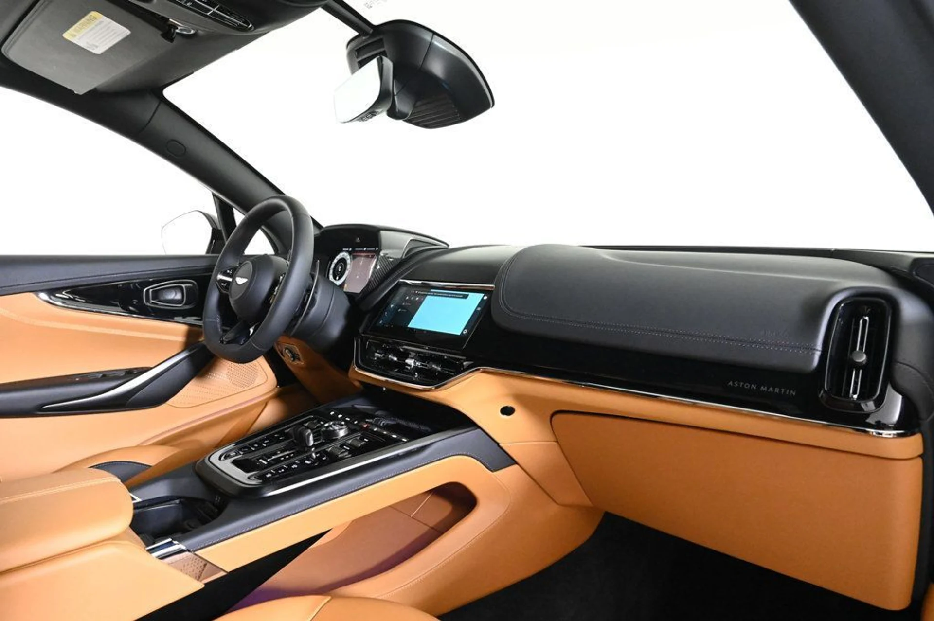 mph013_1102199112_new_2025_aston_martin_dbx_707awd_11350_22933621_13_1024_54077c6d91