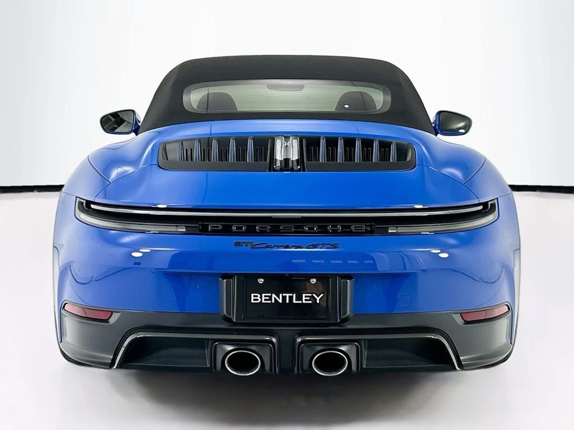 mph013_1107398757_used_2026_porsche_911_spirit70cabriolet_8119_23018992_14_1024_8082aed053