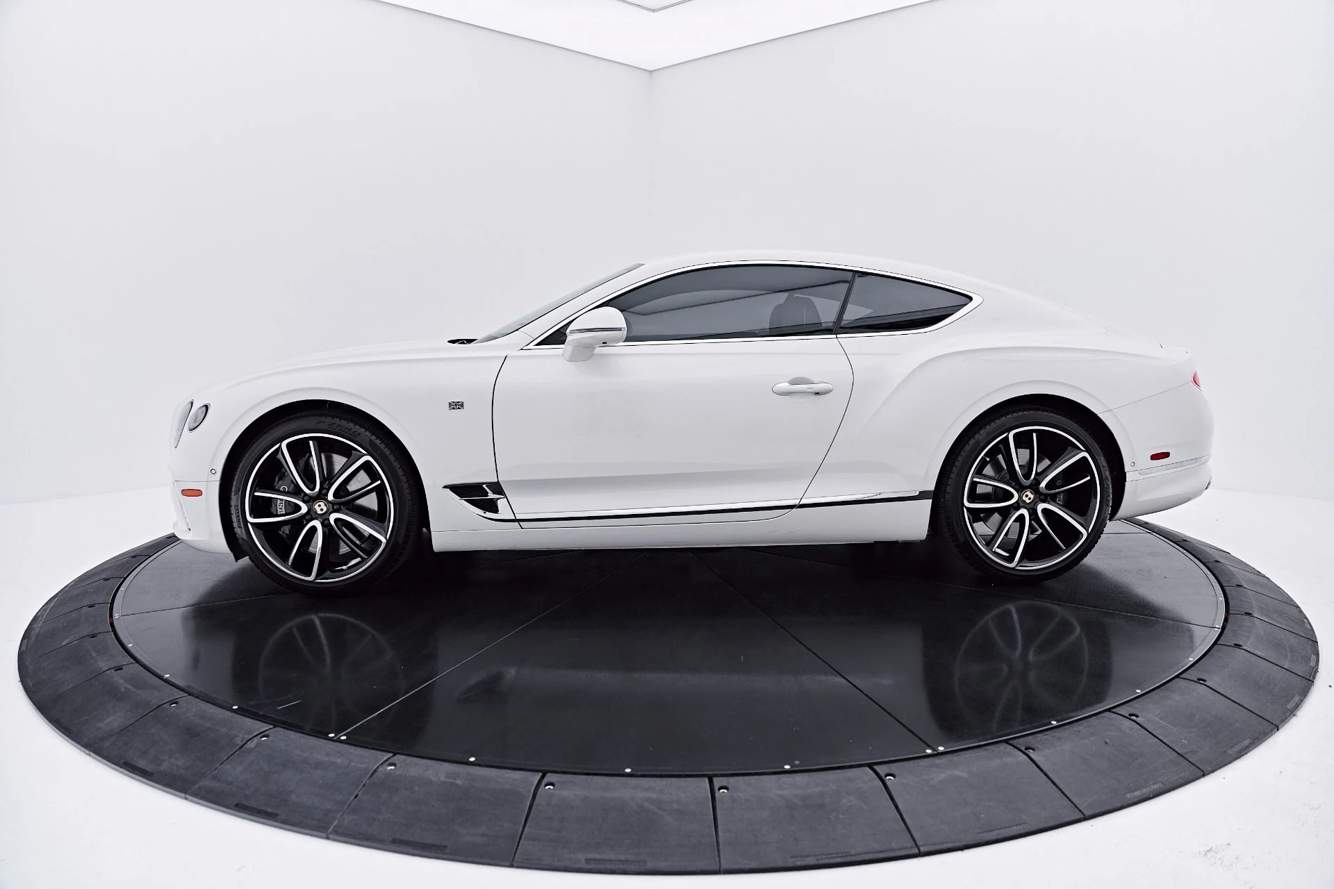 mph013_1107899322_Used_2020_Bentley_Continental_GT_V8_1784761221_1d21623edb