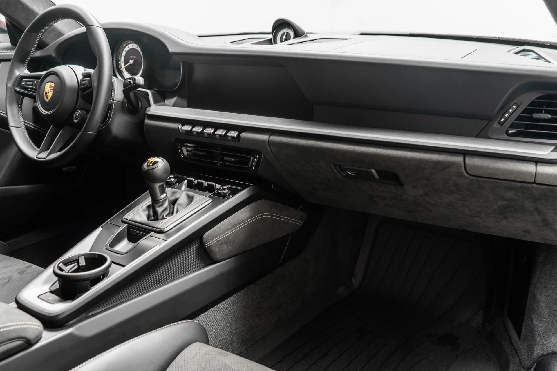mph013_1108083932_Used_2024_Porsche_911_GT_3_6_Speed_PTS_Color_Carbon_Buckets_Carbon_Ceramic_Brakes_1757107138_2ad3fc49c0