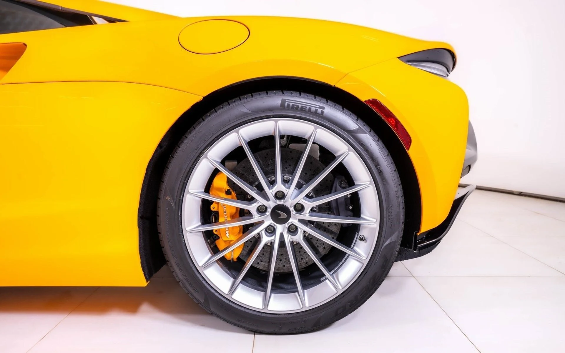 mph013_1111943282_19f93fa46cb97c25df4947d3e8995fafx_4d6d3867ad