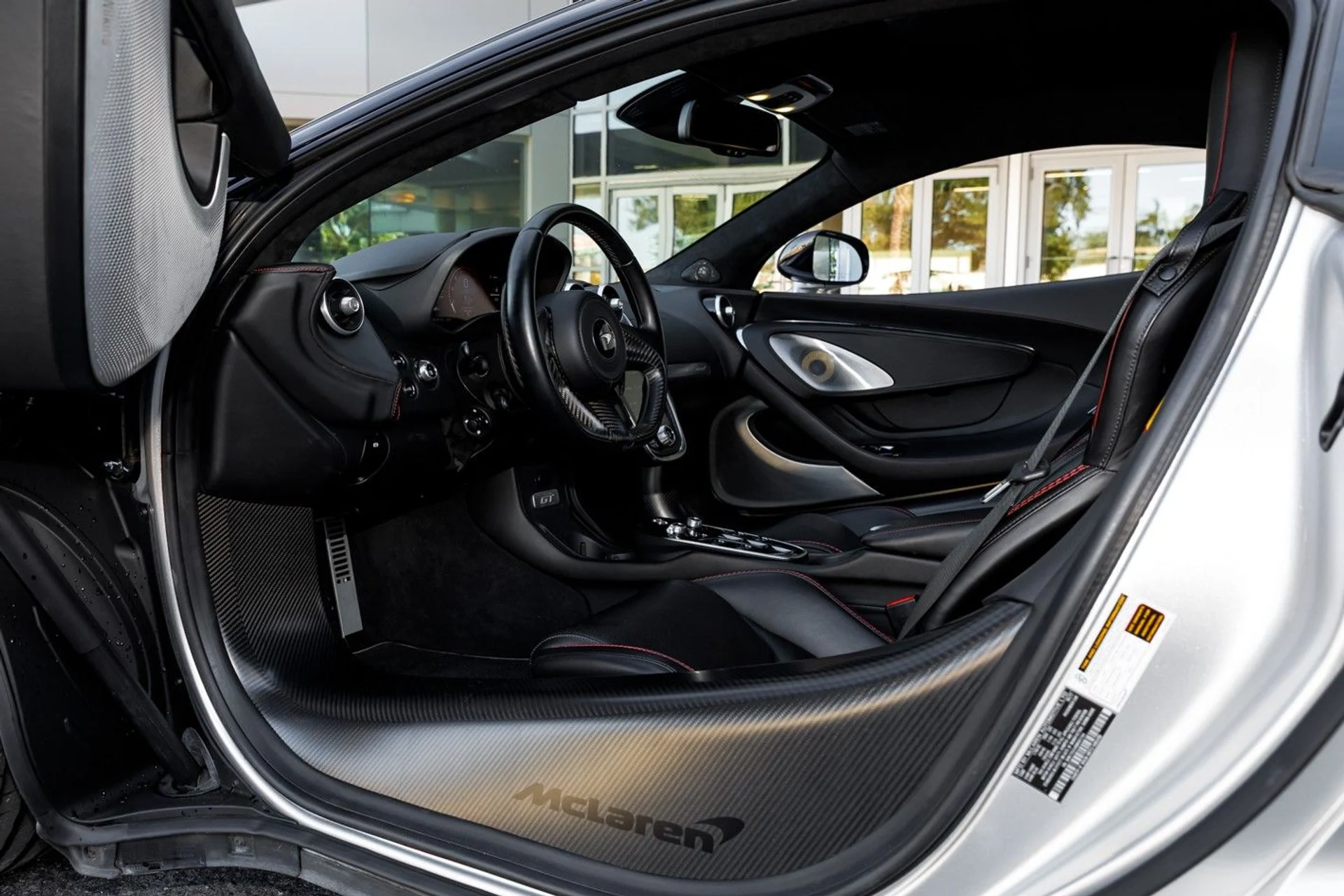 mph013_1114049500_632_p14_l_b5b7b61175