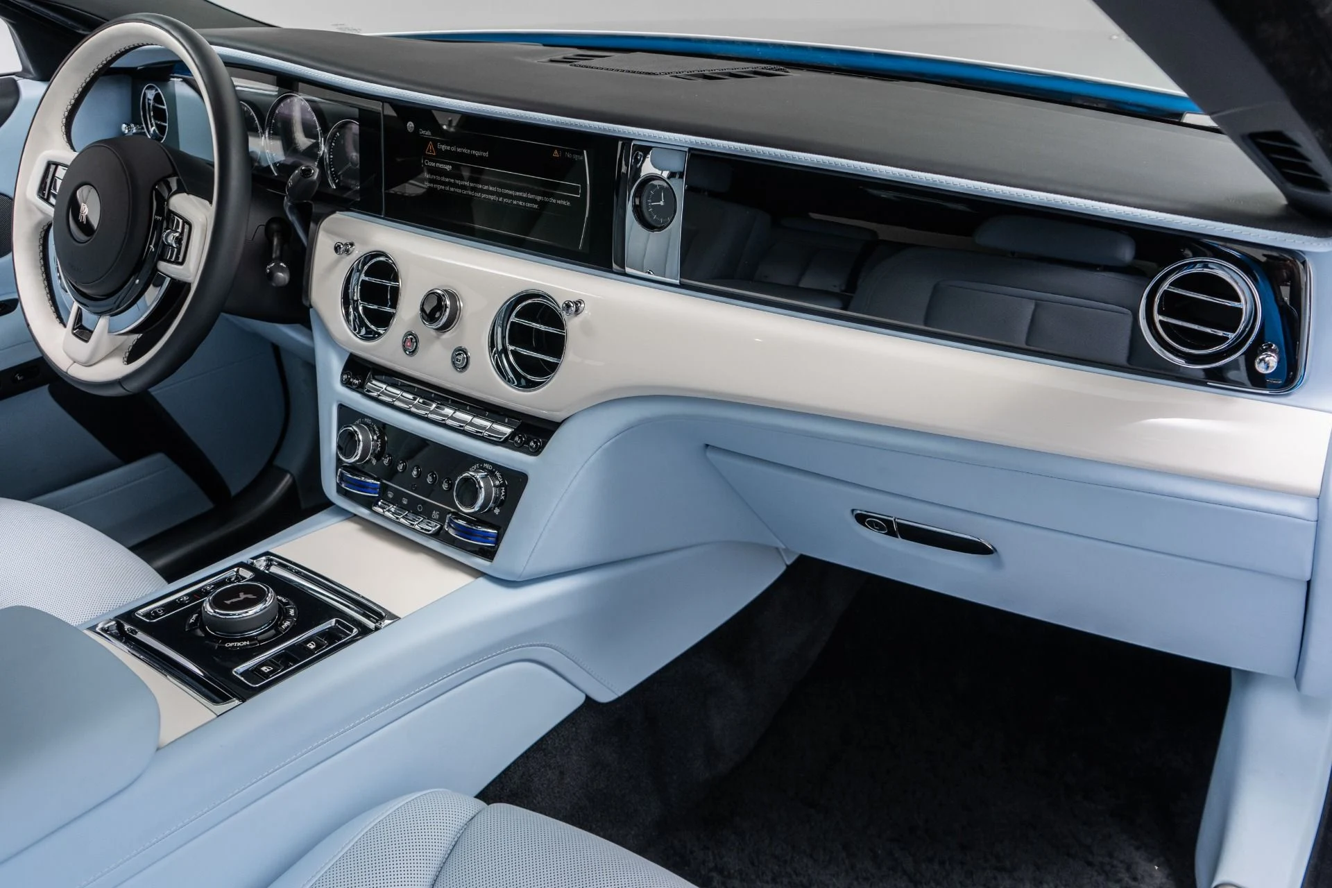 mph013_1117669220_Used_2023_Rolls_Royce_Ghost_Special_Order_Color_Commissioned_Collection_Interior_1789673794_48248cdadc