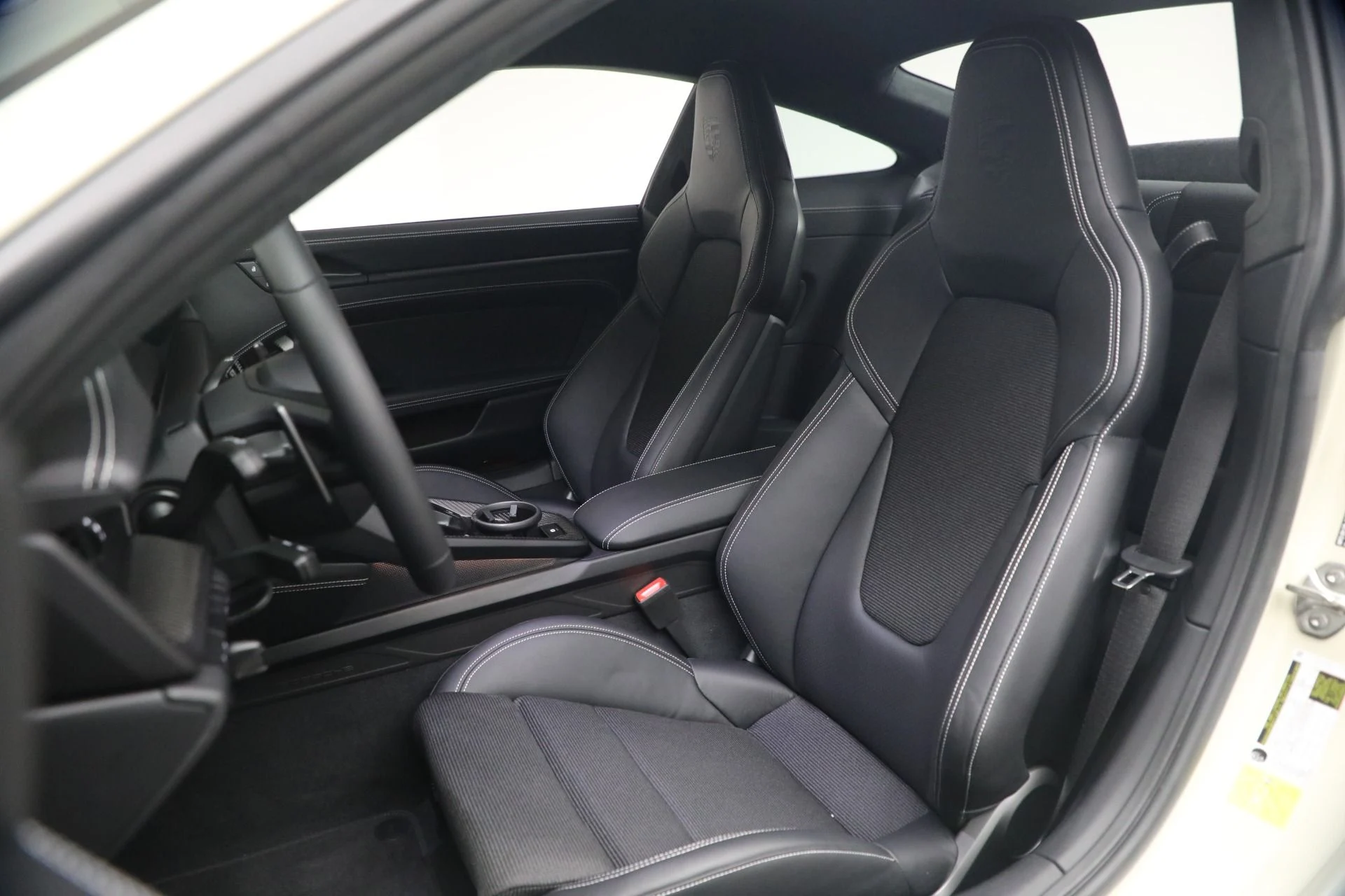 mph013_1120349384_Used_2026_Porsche_911_GT_3_Touring_1791237531_7597626b42