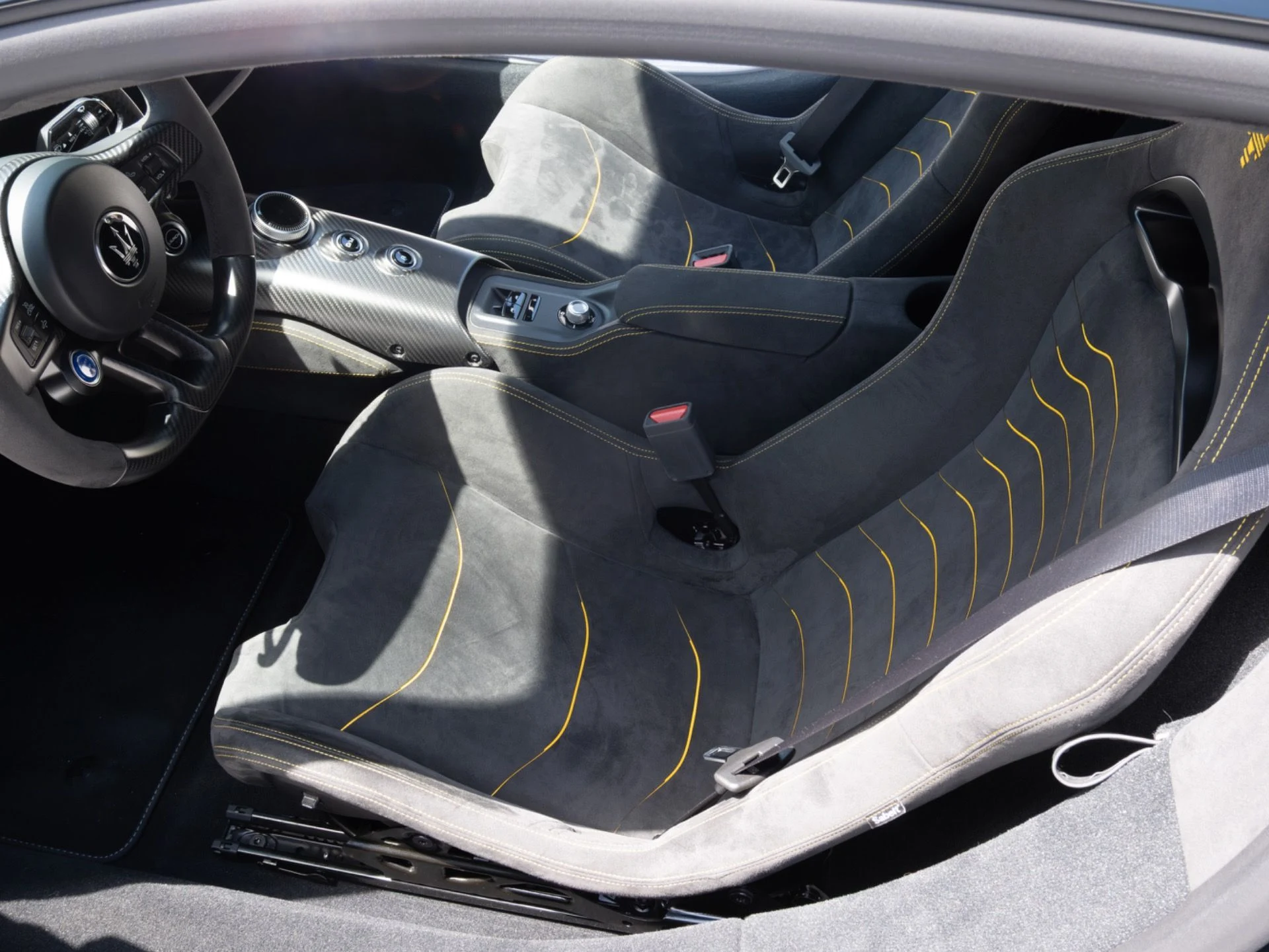 mph013_1121770567_Used_2023_Maserati_MC_20_1774904482_d7eea0227d