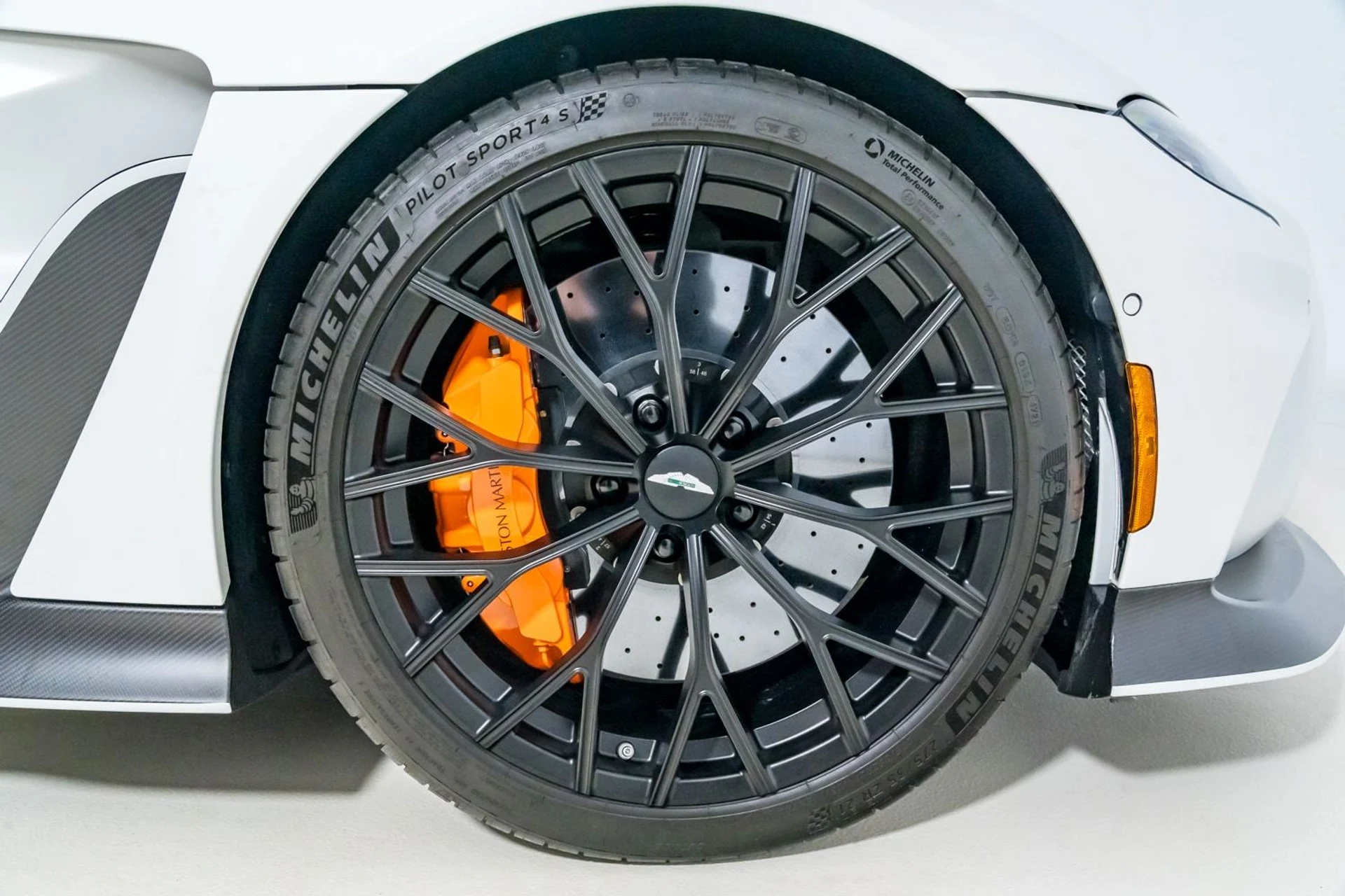 mph013_1127243622_9b897be688af4e4394f3249ac455c39f_254cca87df