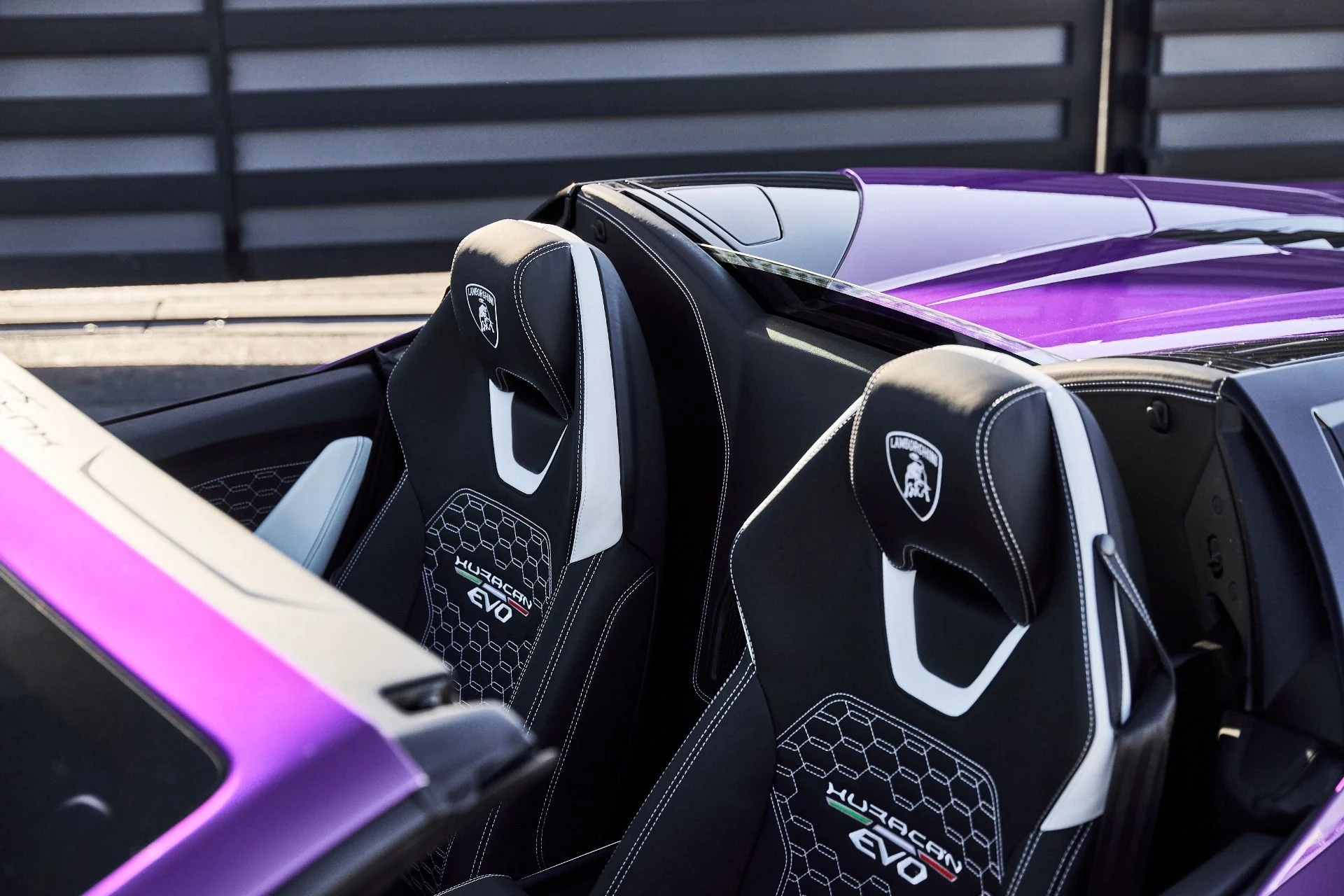 mph013_1131217719_Used_2024_Lamborghini_Huracan_EVO_Base_1774744498_1834ca7e4c
