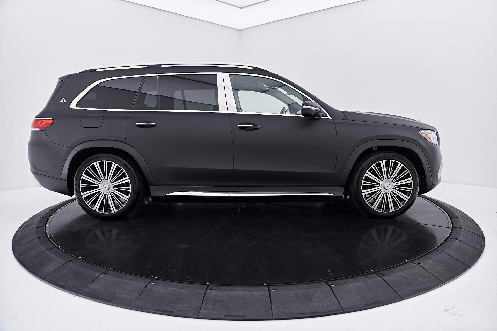 mph013_1134744995_Used_2023_Mercedes_Benz_GLS_Maybach_GLS_600_1788558524_94a32b82c6