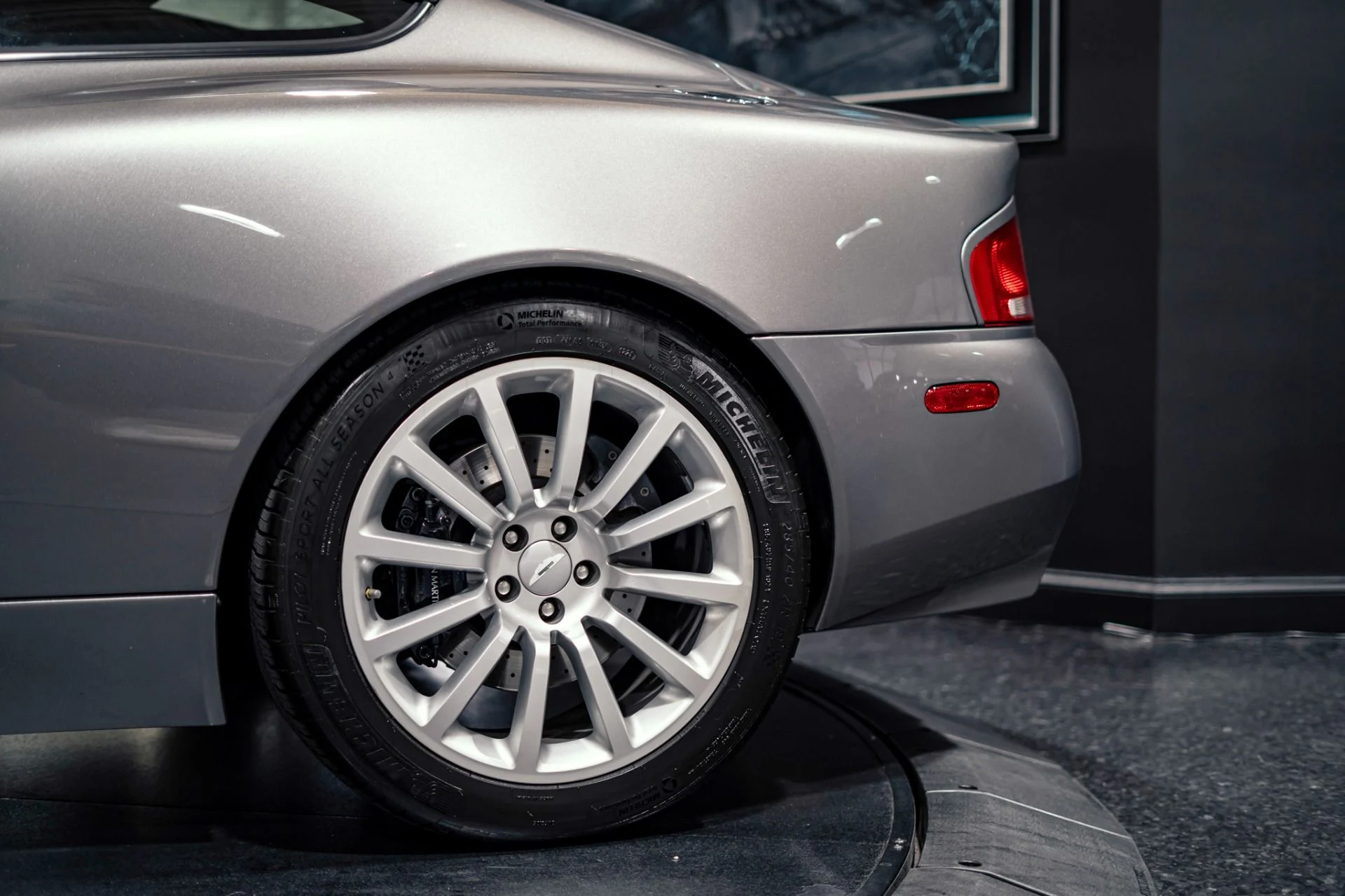 mph013_1145619067_Used_2003_Aston_Martin_V12_Vanquish_1778694278_a1670aa612