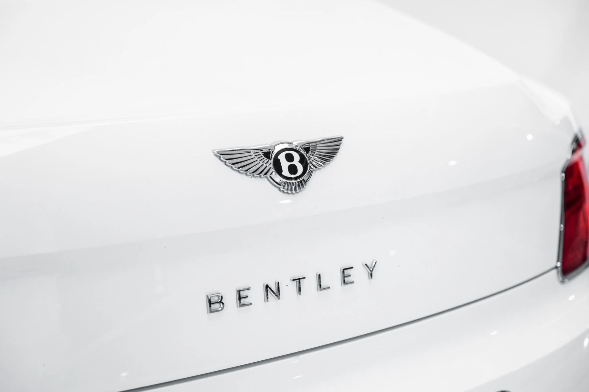 mph013_1147095982_Used_2021_Bentley_Flying_Spur_V8_1752848814_9d73274095