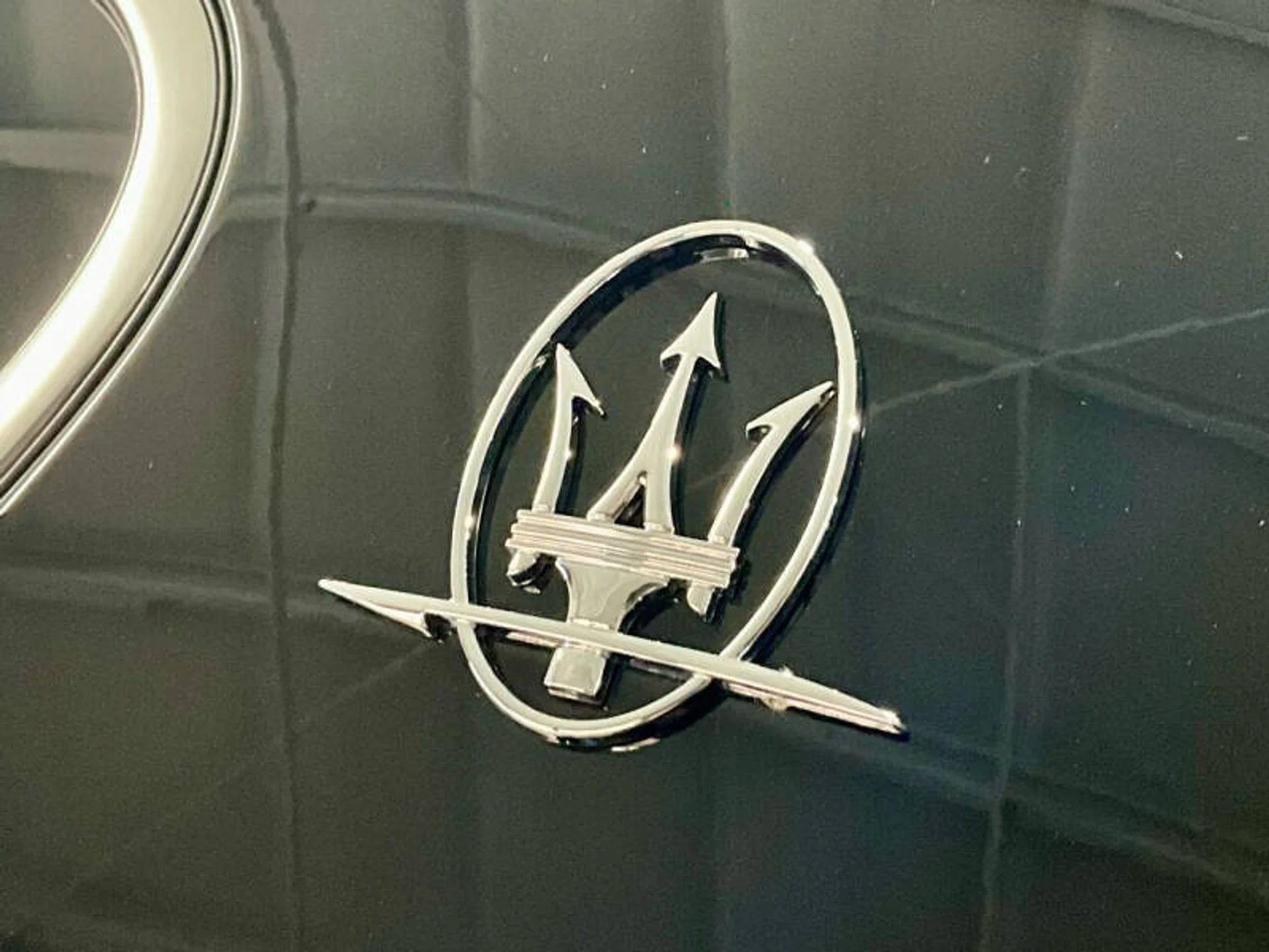 mph013_1153527645_2008_maserati_granturismo_base_2dr_coupe_895c131369