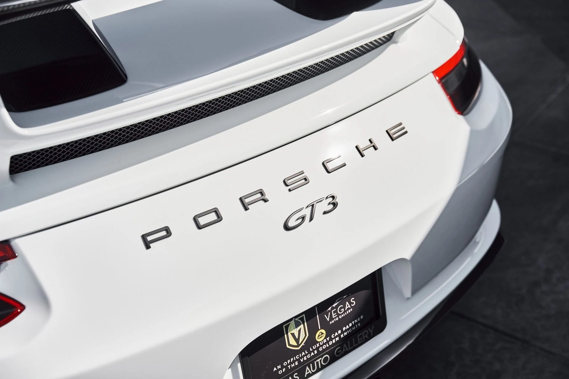 mph013_1156002914_Used_2018_Porsche_911_GT_3_1782763298_3286f96ad7
