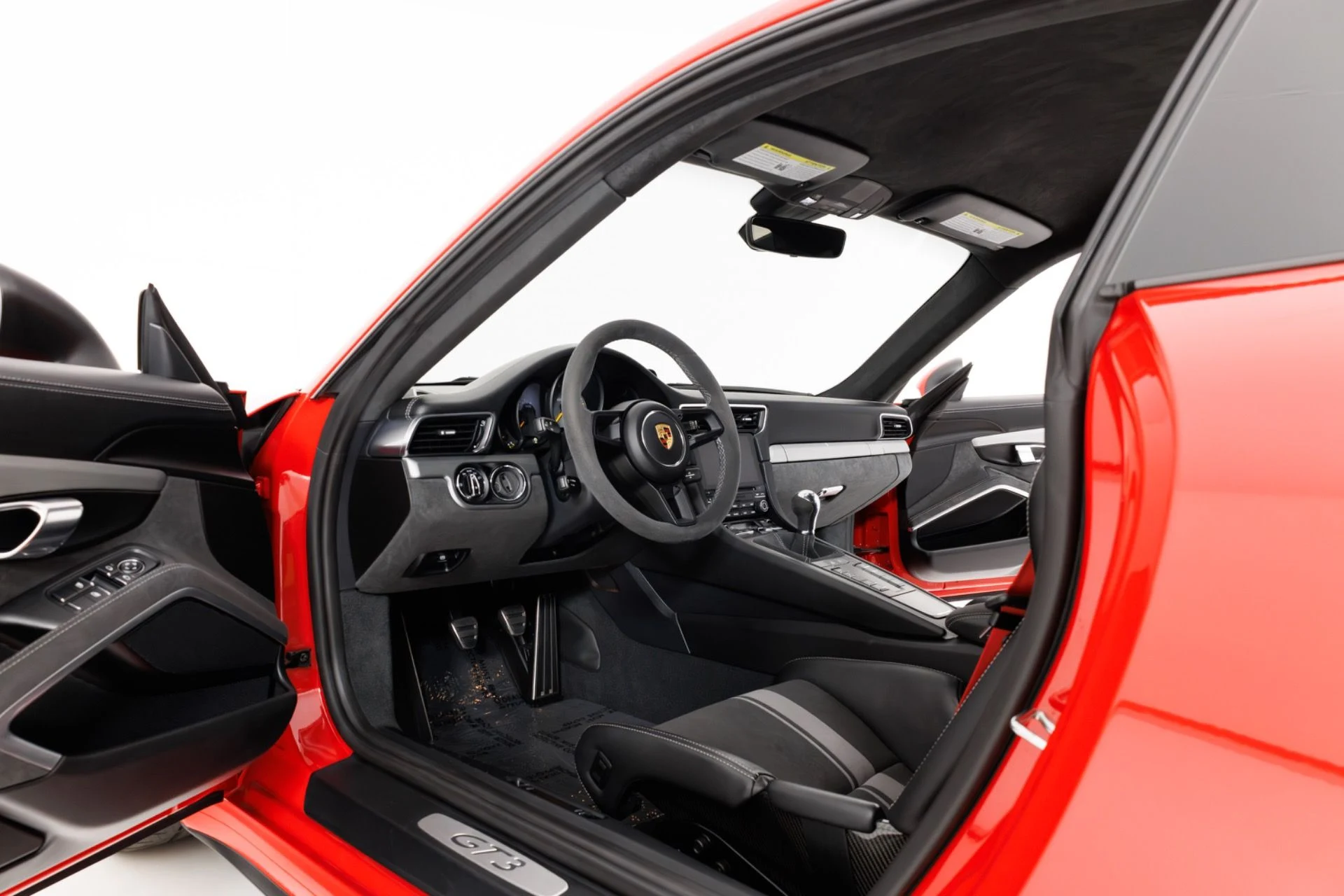 mph013_1157190438_Used_2018_Porsche_911_GT_3_1782237114_7706738b2f