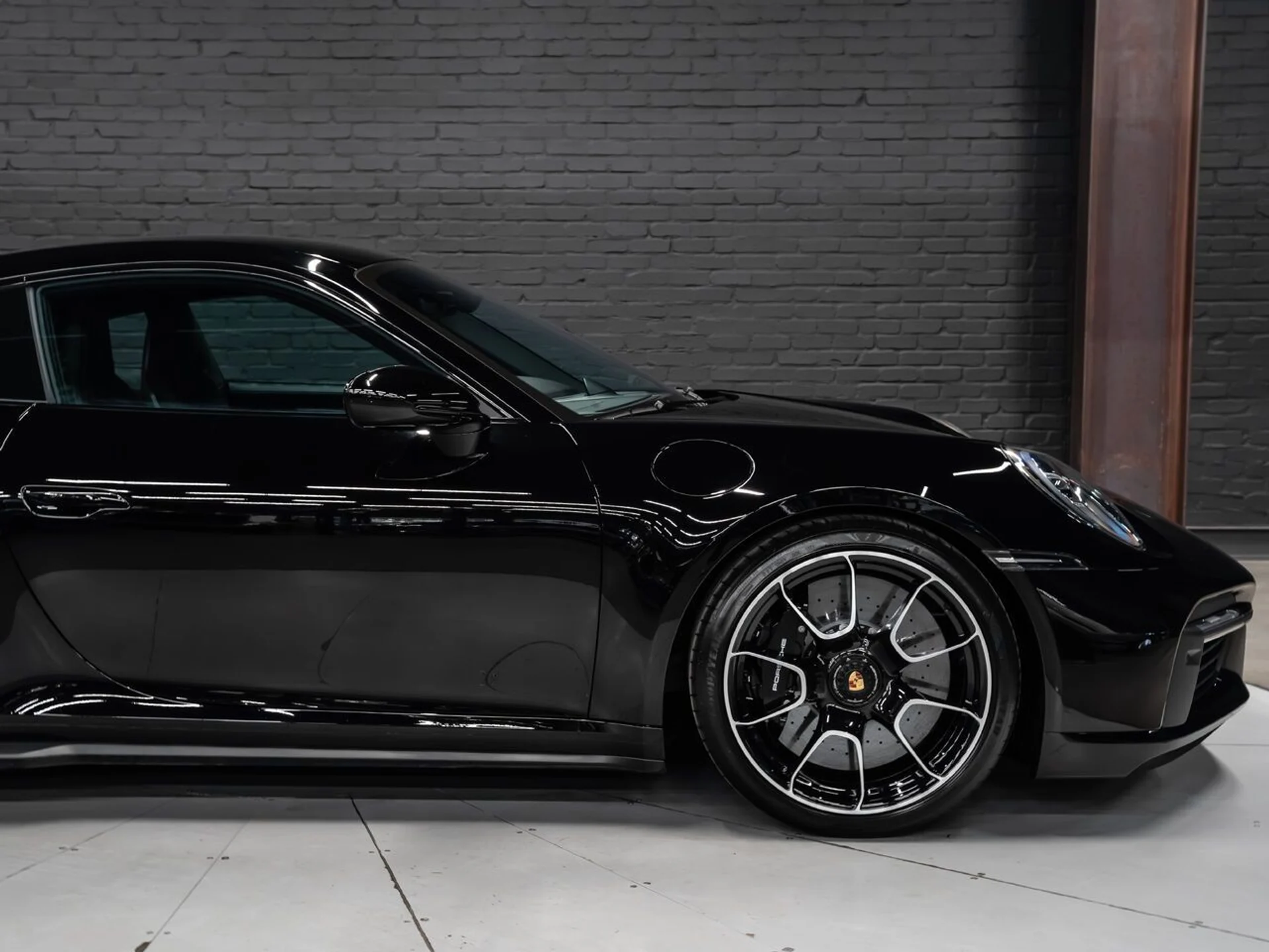 mph013_1158584956_porsche_911_2022_5952ed41f3