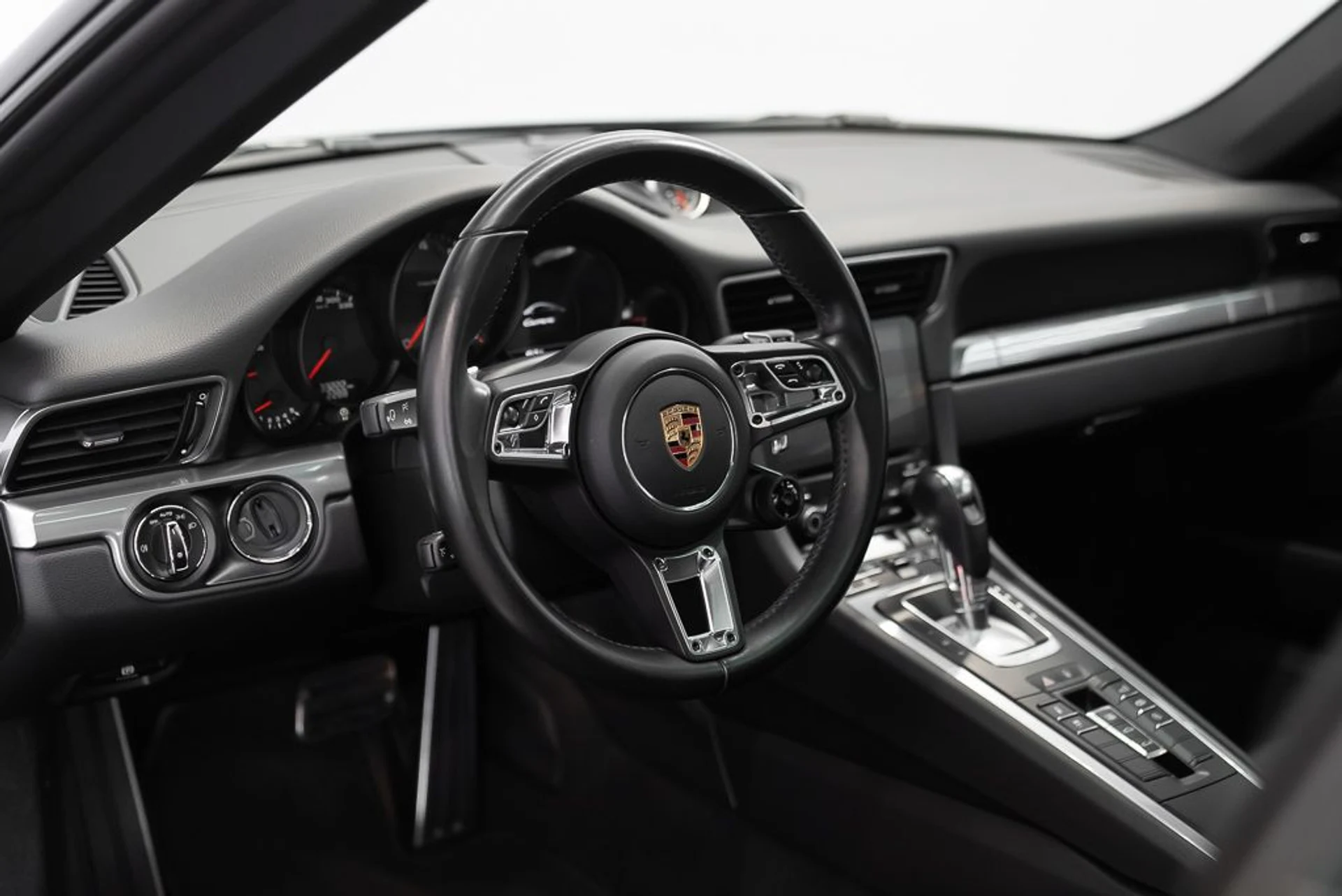 mph013_1162756699_porsche_911_2017_a610a507f1
