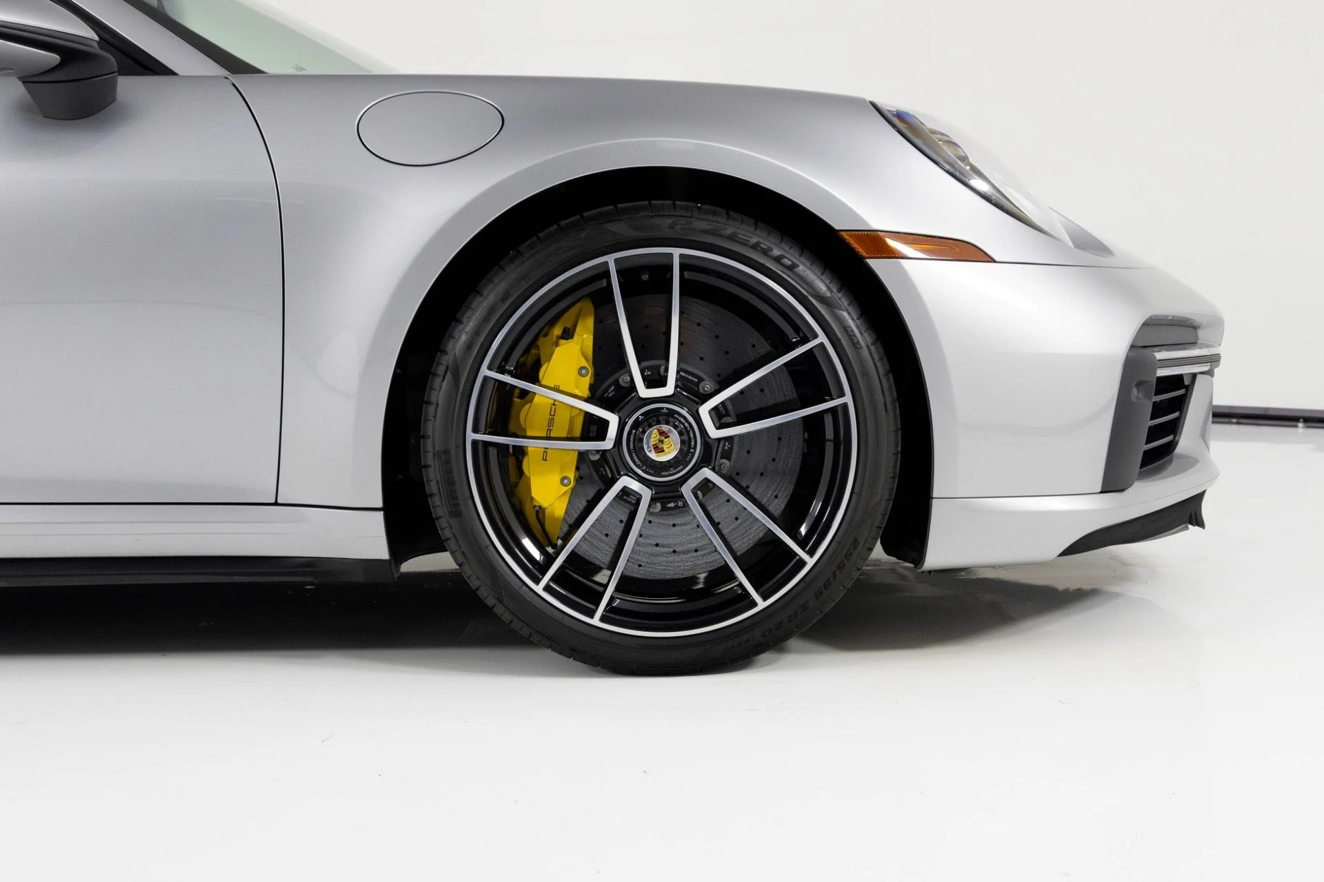 mph013_1164429223_Used_2022_Porsche_911_Turbo_S_1764184611_d7698c2252