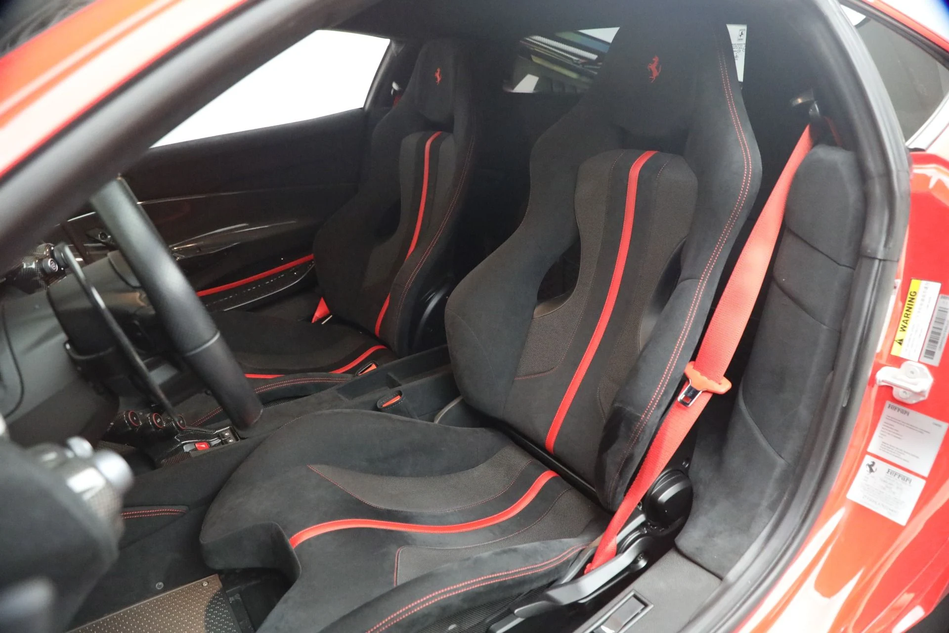 mph013_1168285134_Used_2019_Ferrari_488_Pista_1777044091_abb54cb0c2