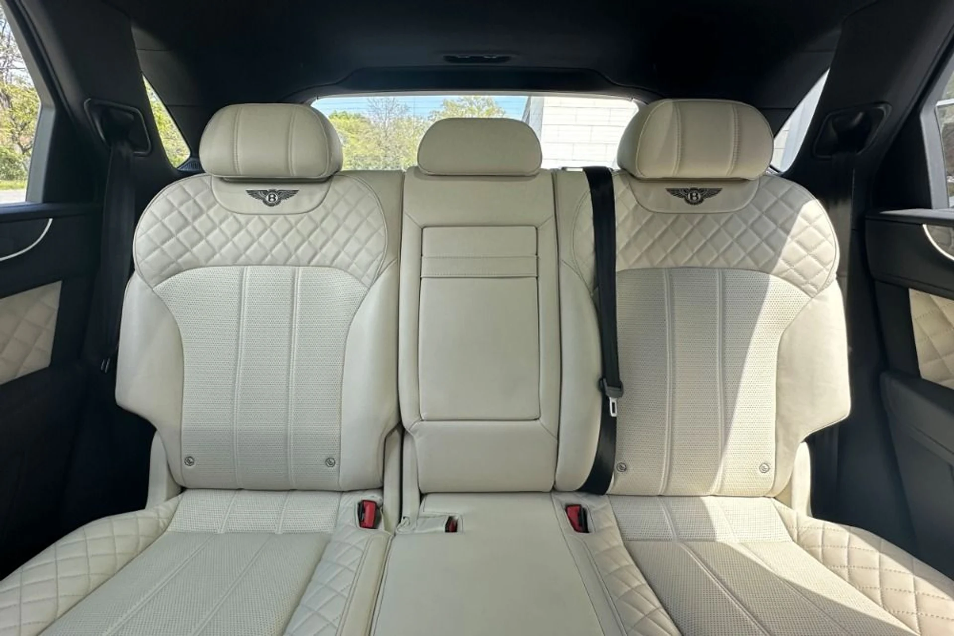 mph013_1169054568_Used_2019_Bentley_Bentayga_V8_1778775400_a9b2ac910c