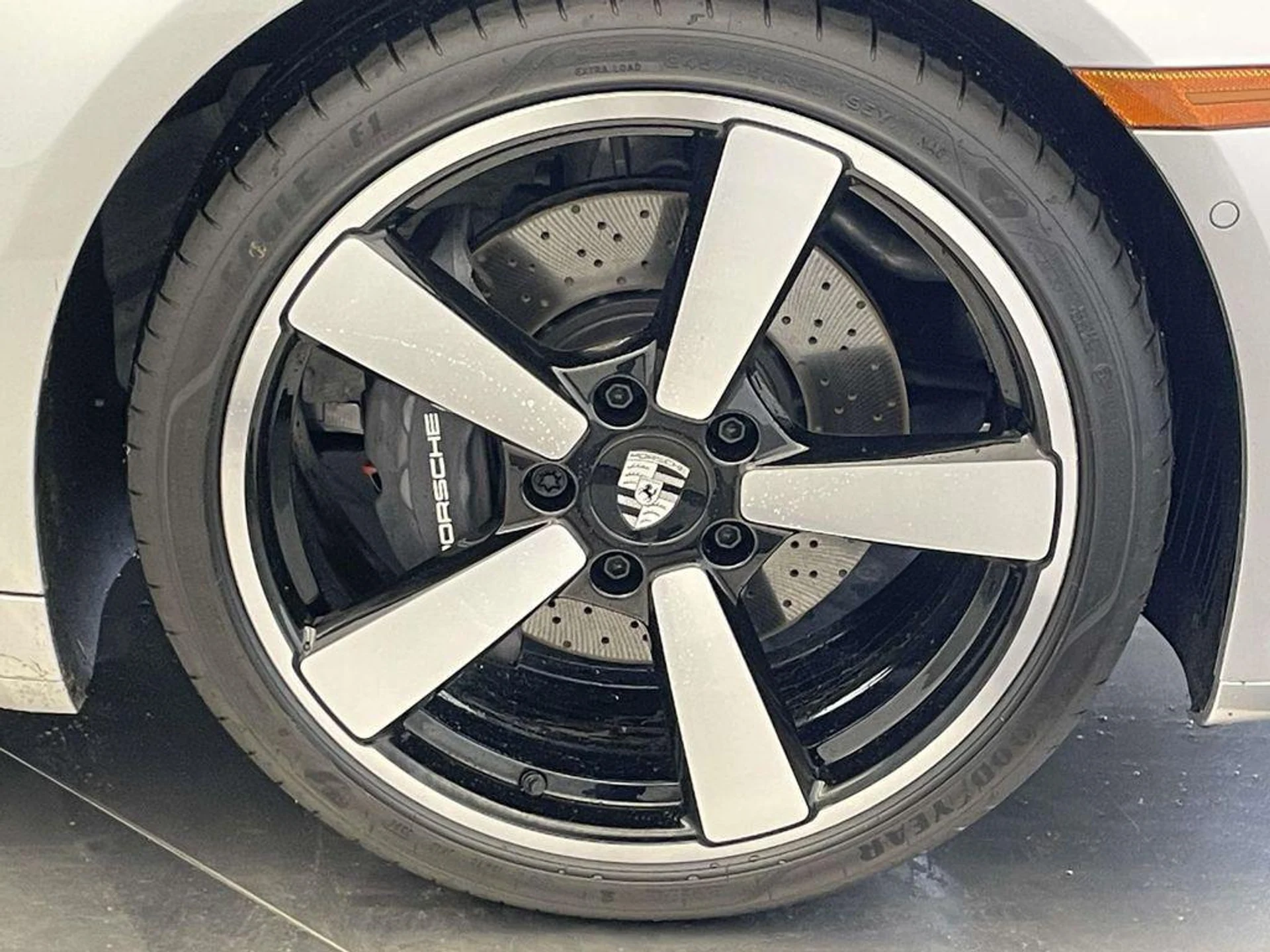 mph013_1169939674_9fq7dpat_KTCZ_2_V30k38m_Bs_Xvw_Xc_9caa2316b2