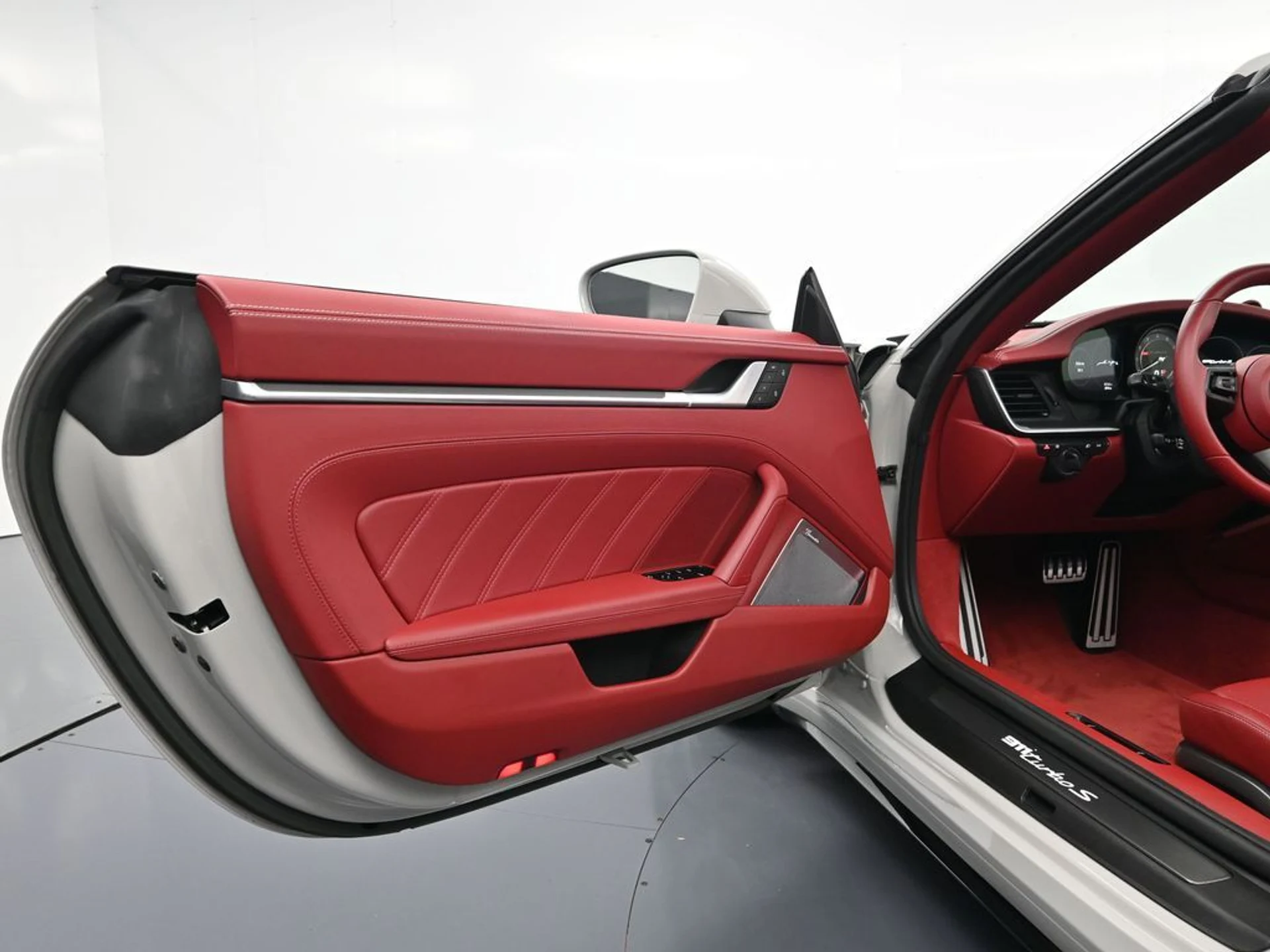 mph013_117021426_ce3c632d5314bca9a24127d14ed2c322x_3154616ee6