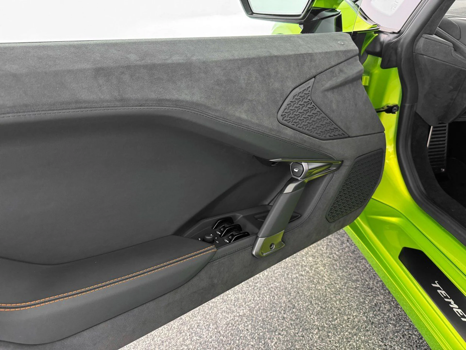 mph013_1177241847_5994589dfa3ad9f300bdf0848586388bx_e207e0644a