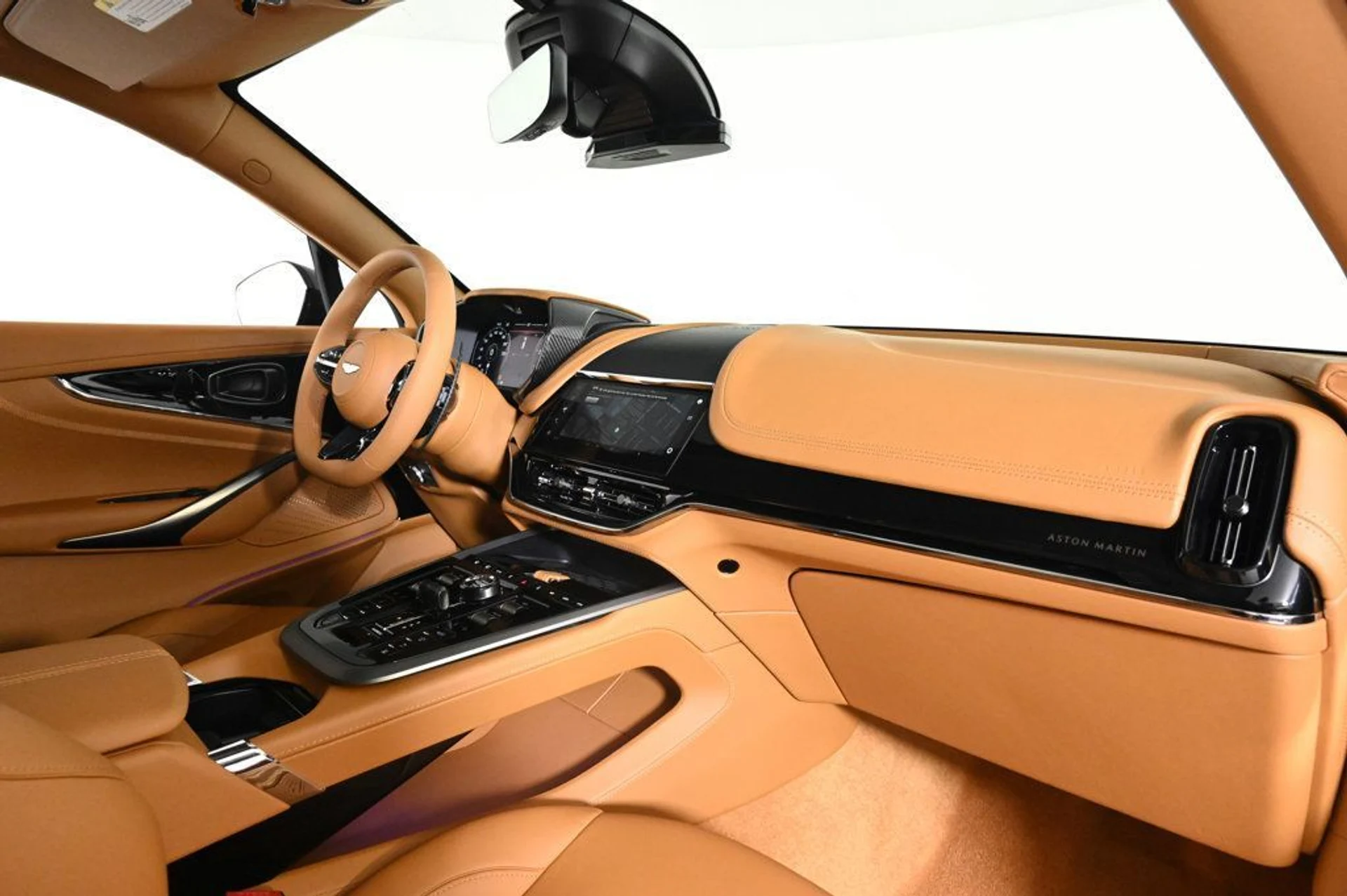 mph013_117752174_new_2026_aston_martin_dbx_707awd_11350_22969430_14_1024_f1e21de0b4