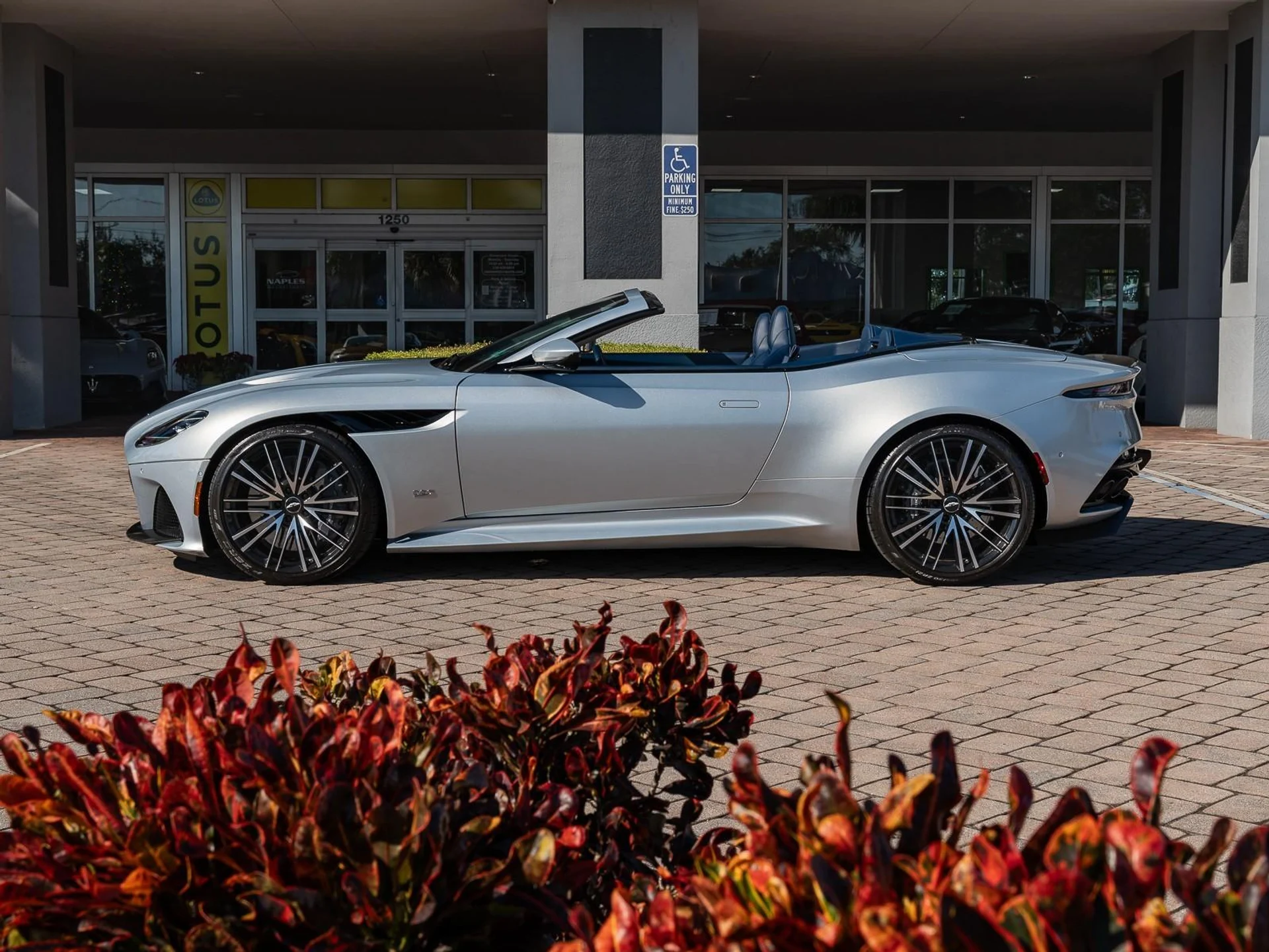 mph013_1181403811_Used_2020_Aston_Martin_DBS_Superleggera_1764795952_d0e5124e4c