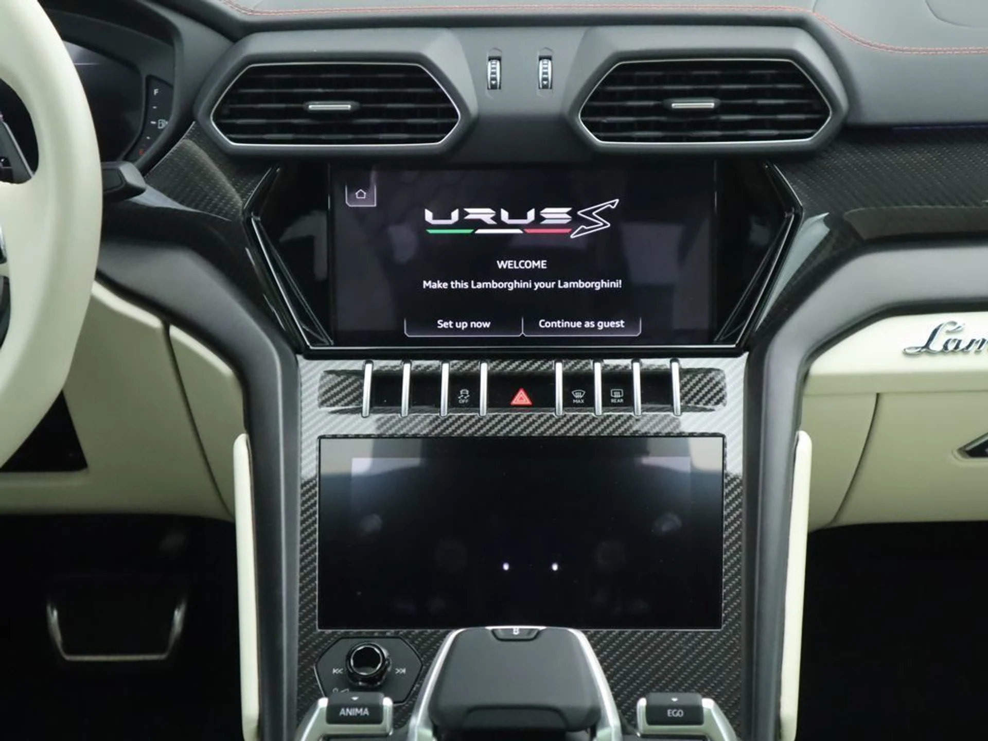 mph013_11823342_used_2024_lamborghini_urus_sawd_8119_22965395_14_1024_55850731c9