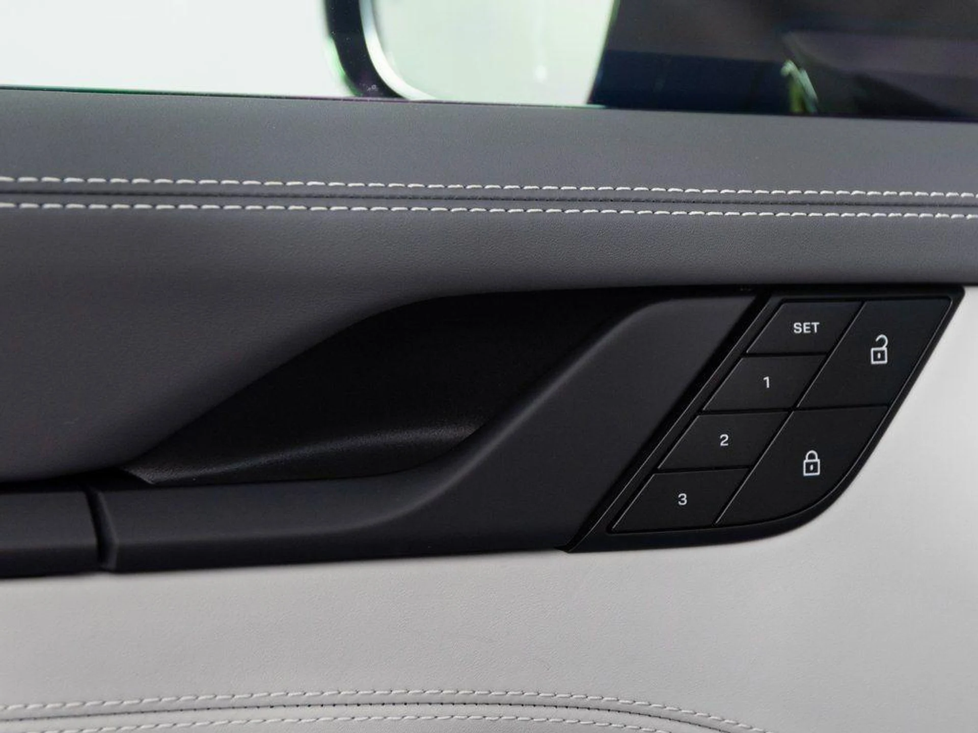 mph013_1183984652_zpj_S68_L9_Yoq4_R3_99e_R_Wbia_WV_So_b0a49e10c6