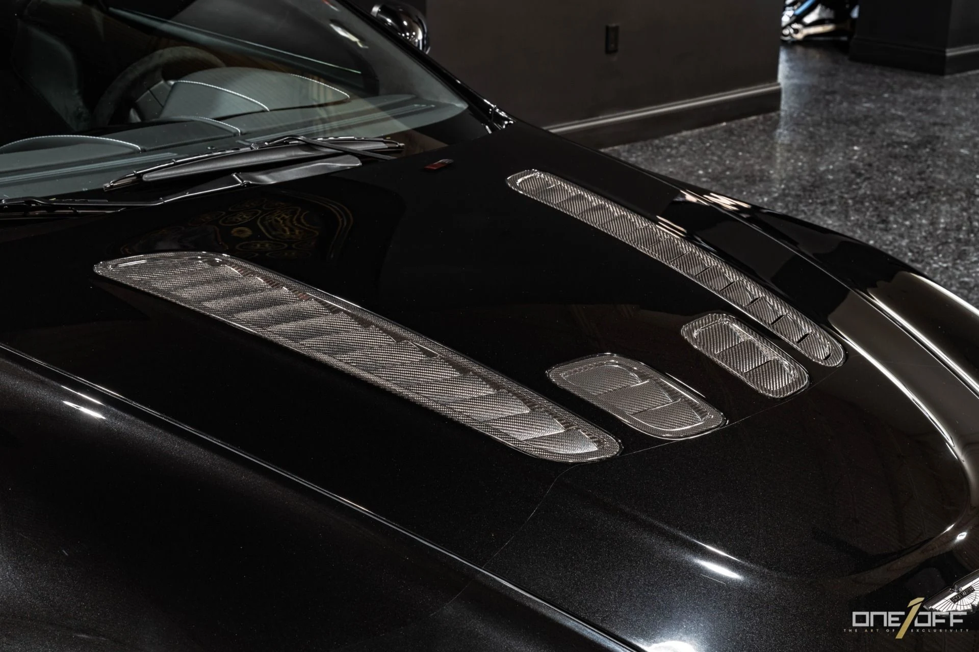 mph013_1192636733_Used_2011_Aston_Martin_V12_Vantage_Carbon_Black_6_Speed_in_Immaculate_Condition_1756349737_c7207c02b3