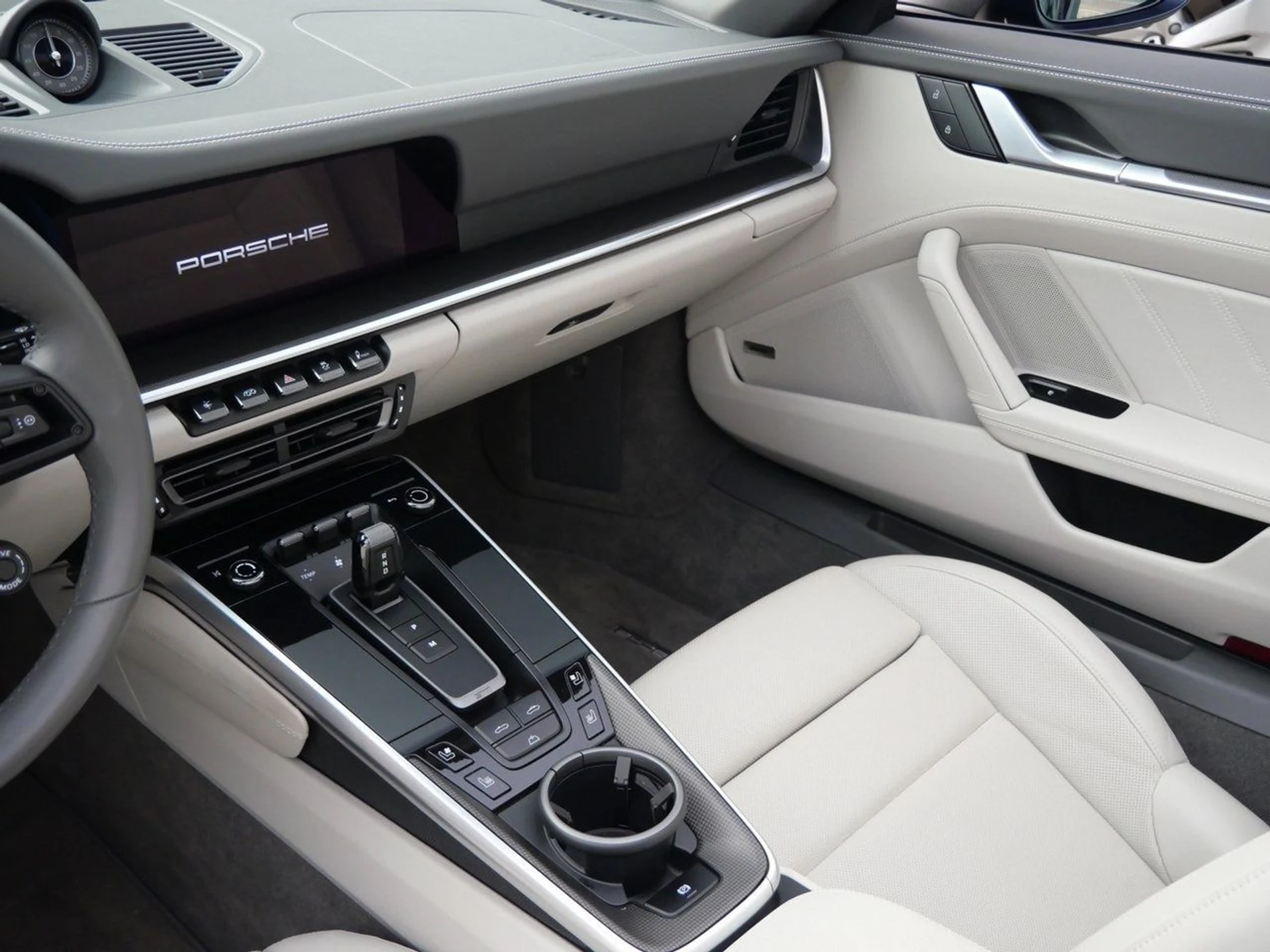 mph013_1202732335_8ca71be8cbb42a4550677240e72fc546x_c42e71d7ba