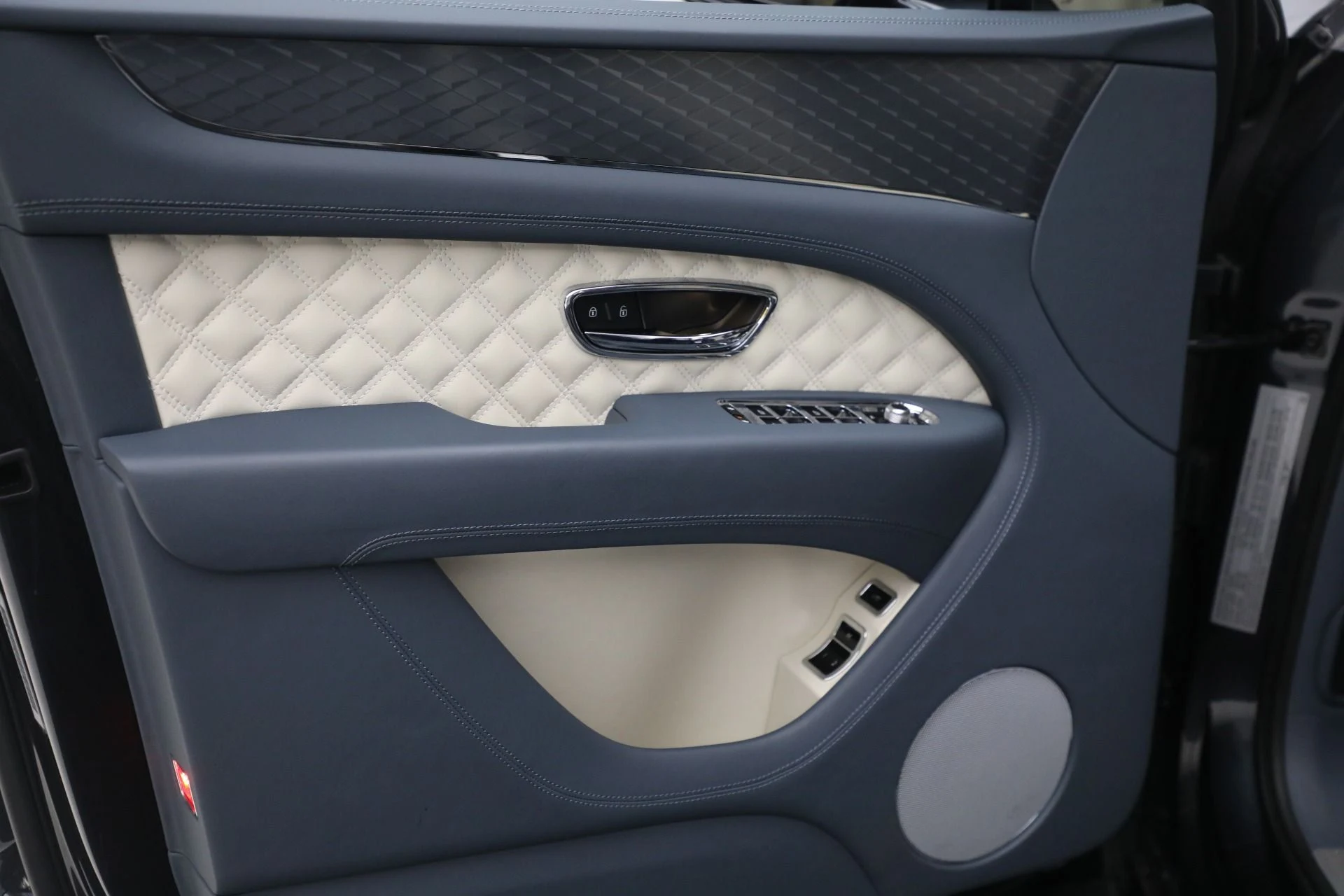 mph013_1206932491_Used_2021_Bentley_Bentayga_Speed_1699298387_22a6b95d78