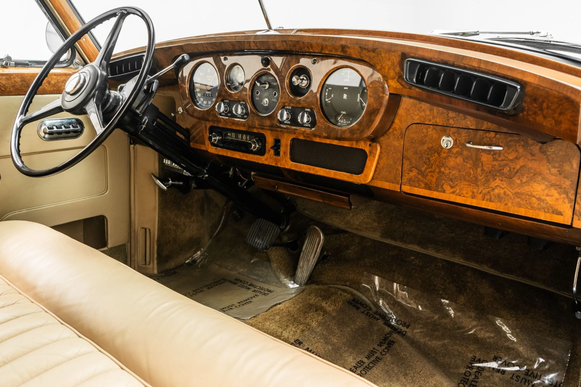 mph013_1212205100_Used_1960_Rolls_Royce_Silver_Cloud_II_Old_World_Luxury_Hand_Built_Craftsmanship_1757511500_0725ec6a00