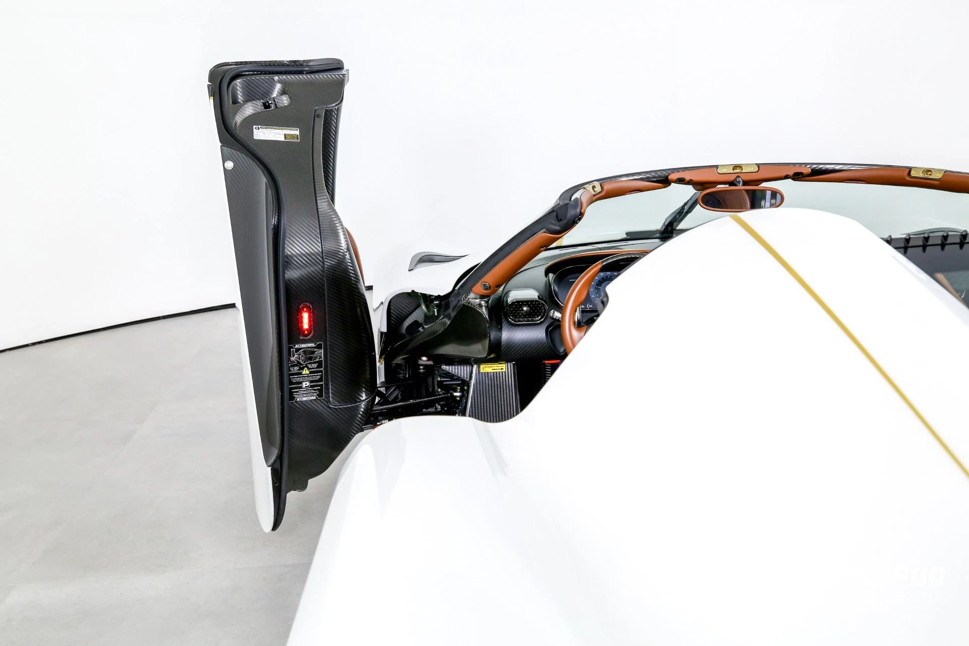 mph013_1214853139_Used_2019_KOENIGSEGG_REGERA_RWD_1703801682_668ffda26b